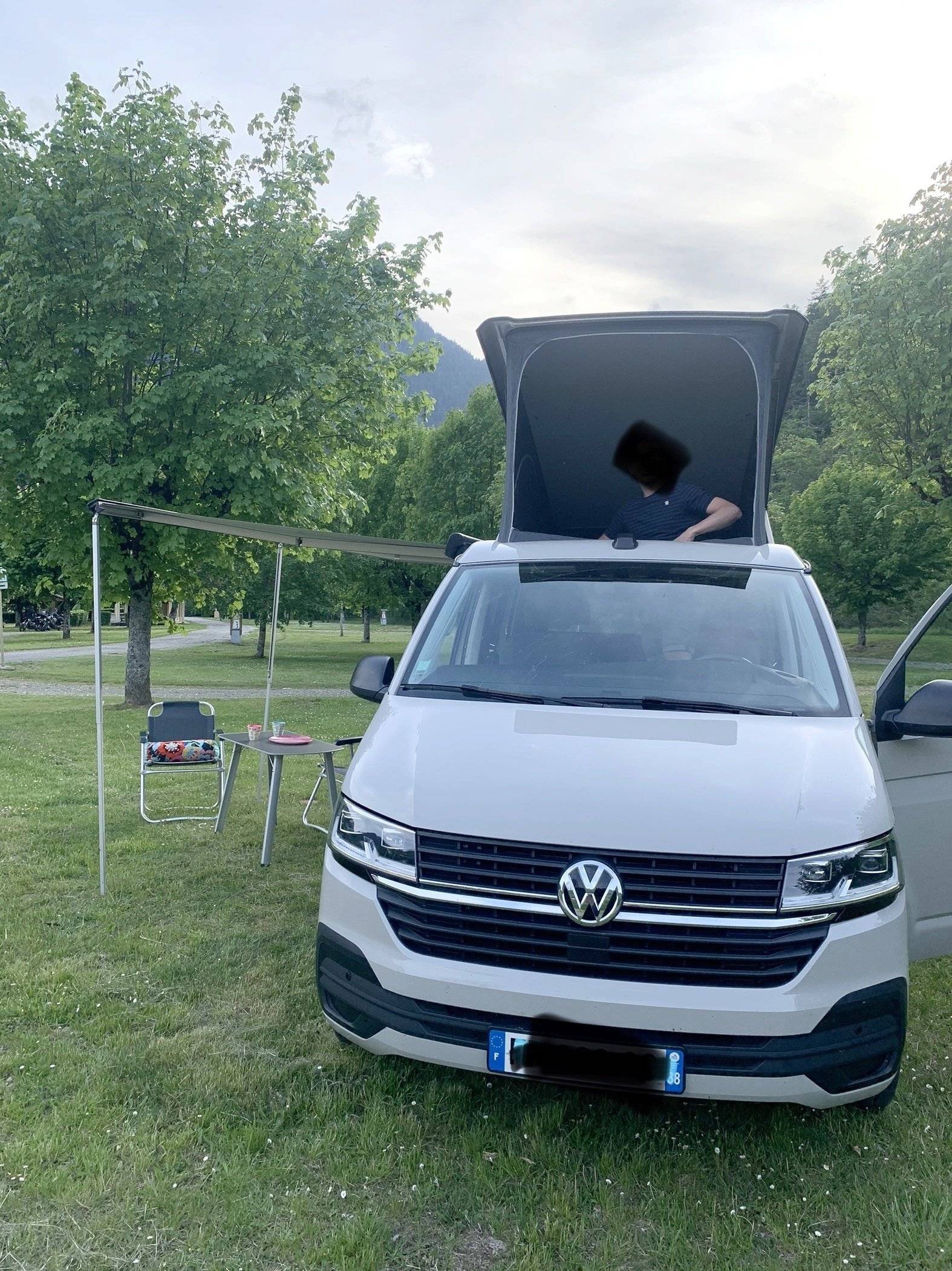 Vue avant de 3/4 Volkswagen - Yescapa