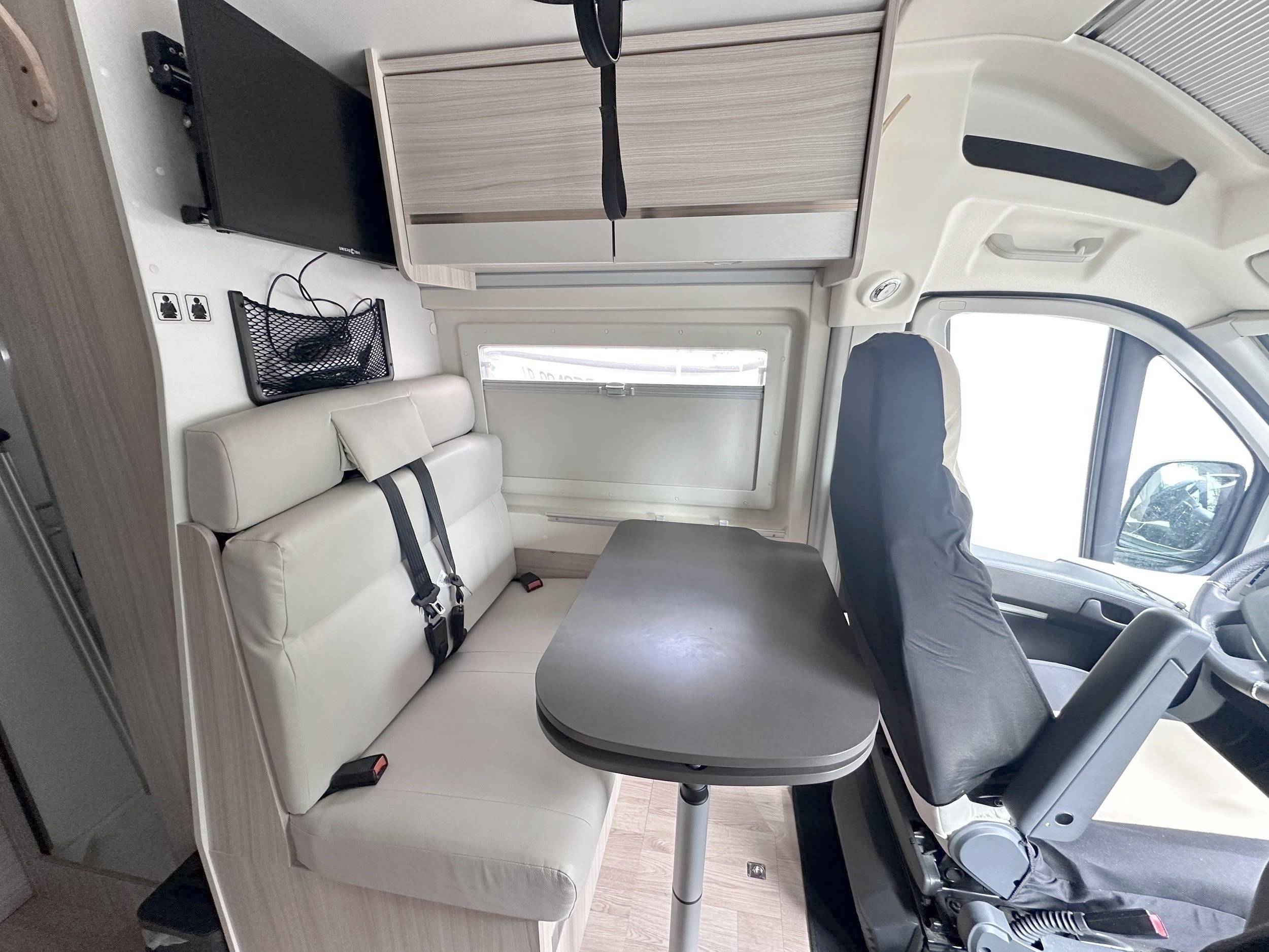 Menjador Peugeot Boxer 2.2 BlueHdi 140 CH - Yescapa