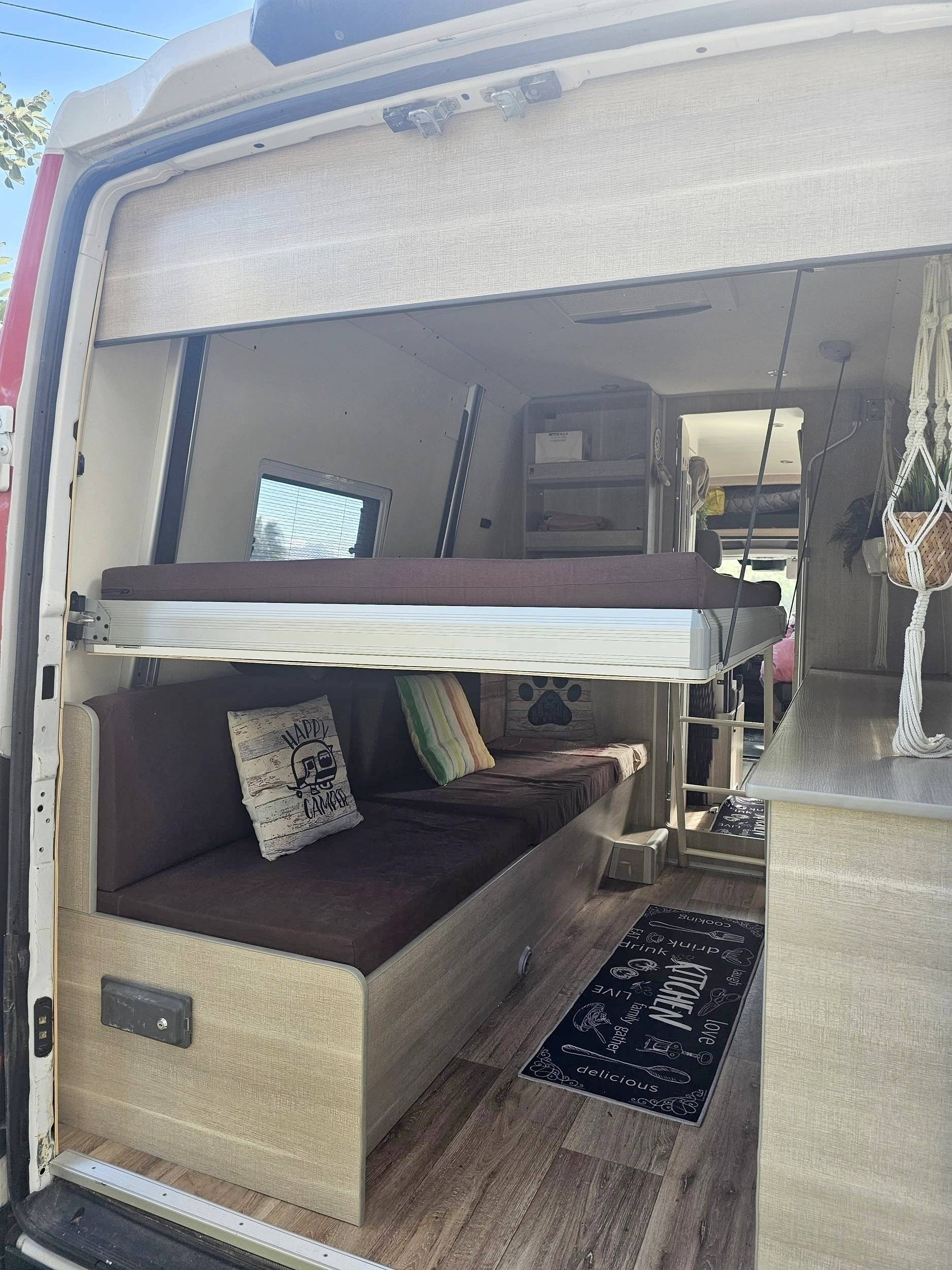 Plazas en cama Iveco Daily 3,0 l 150 ch - Yescapa