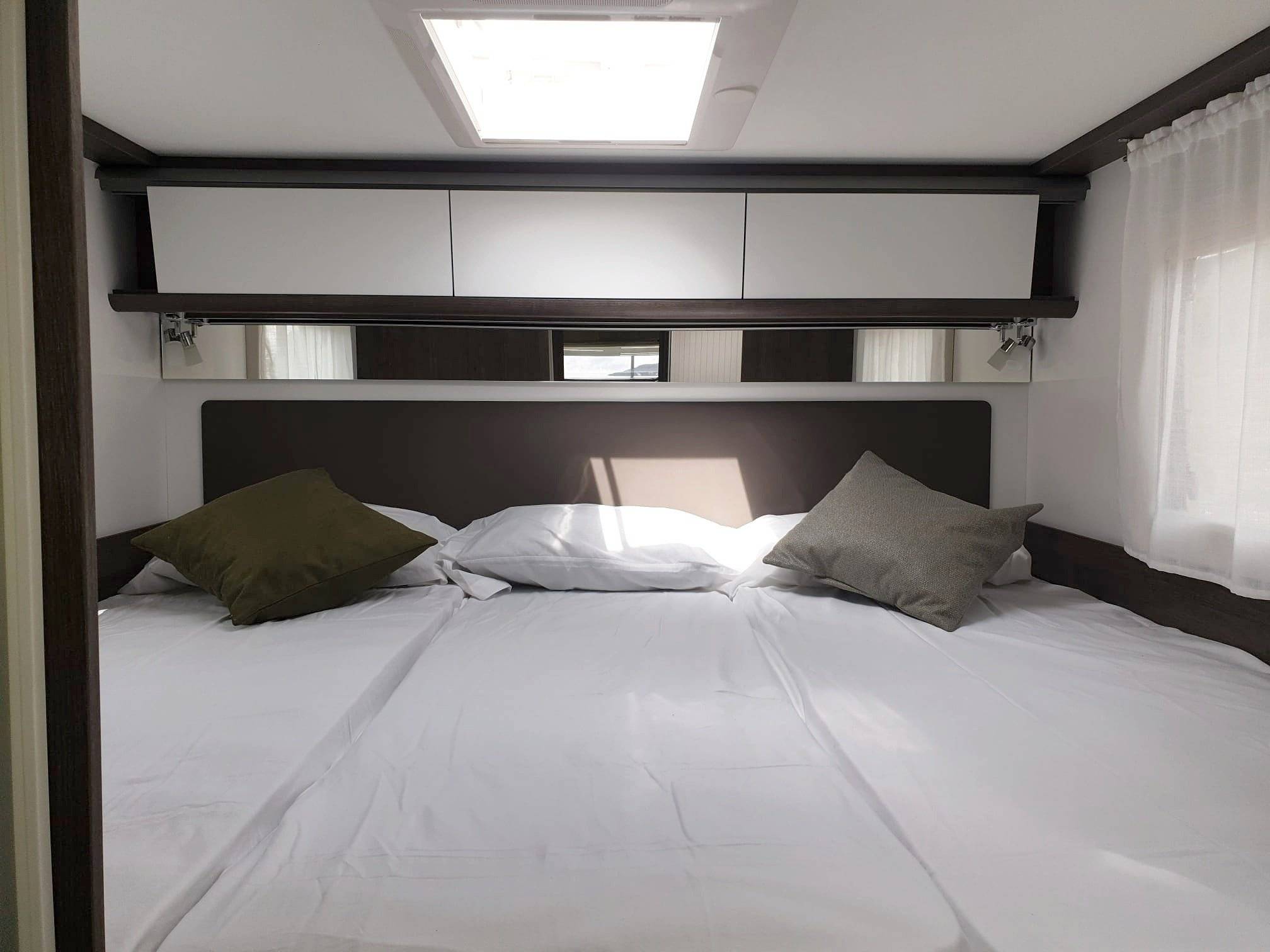 Plazas en cama Ford ford transit - Yescapa