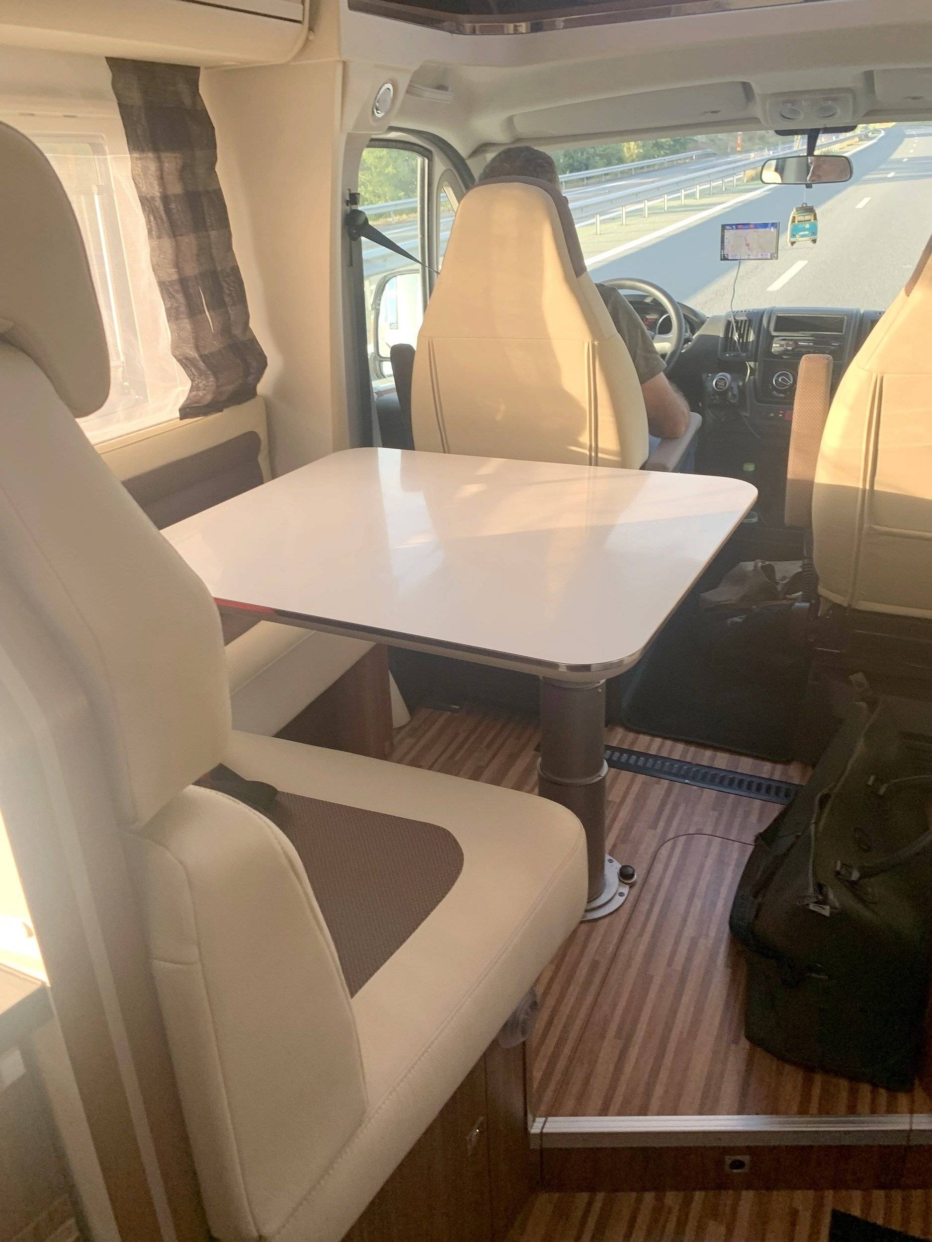 Dinette Fiat 2,3 l 130 ch - Yescapa