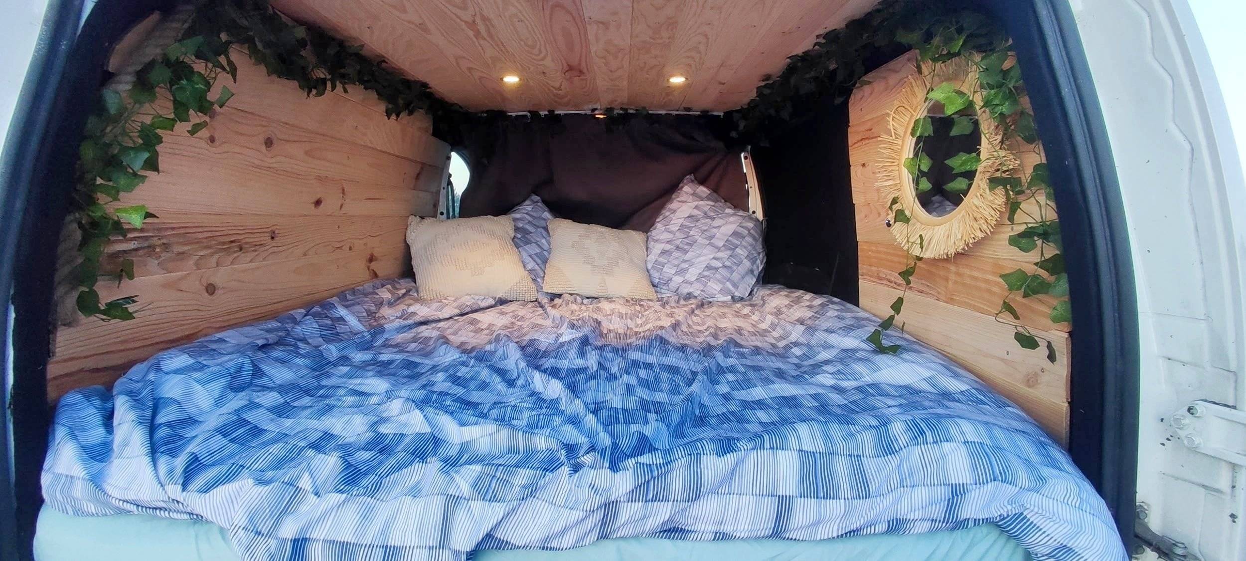 Couchages Nissan NV200 - Yescapa