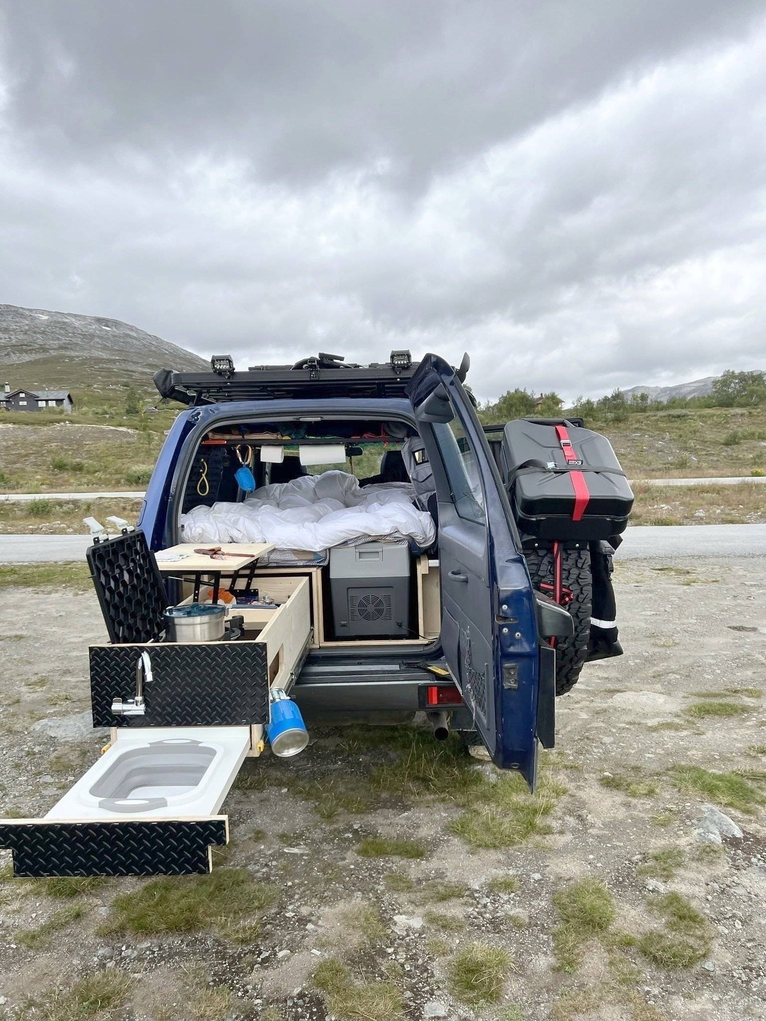Kochnische Toyota Land Cruiser - Yescapa