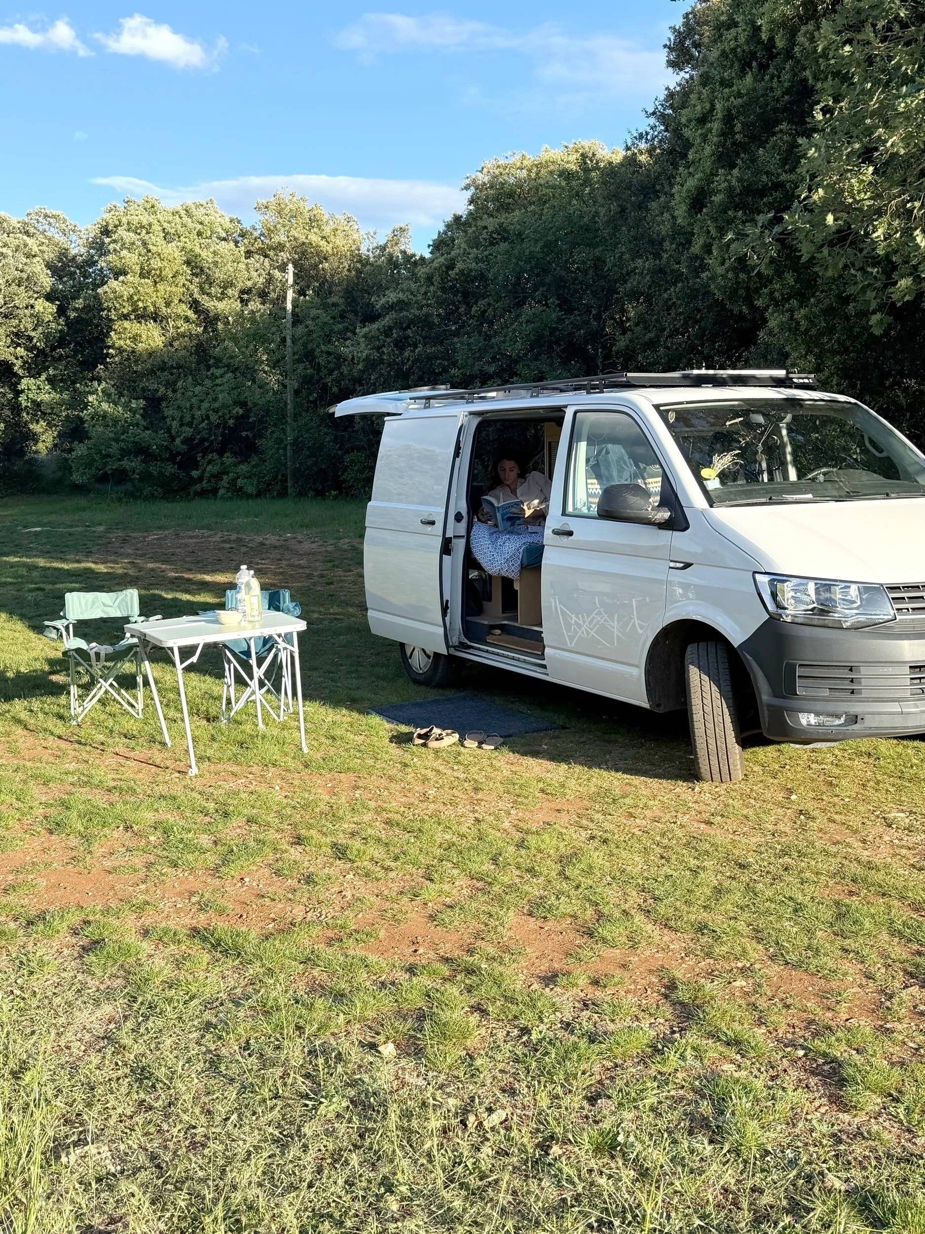 Vue avant de 3/4 Volkswagen - Yescapa