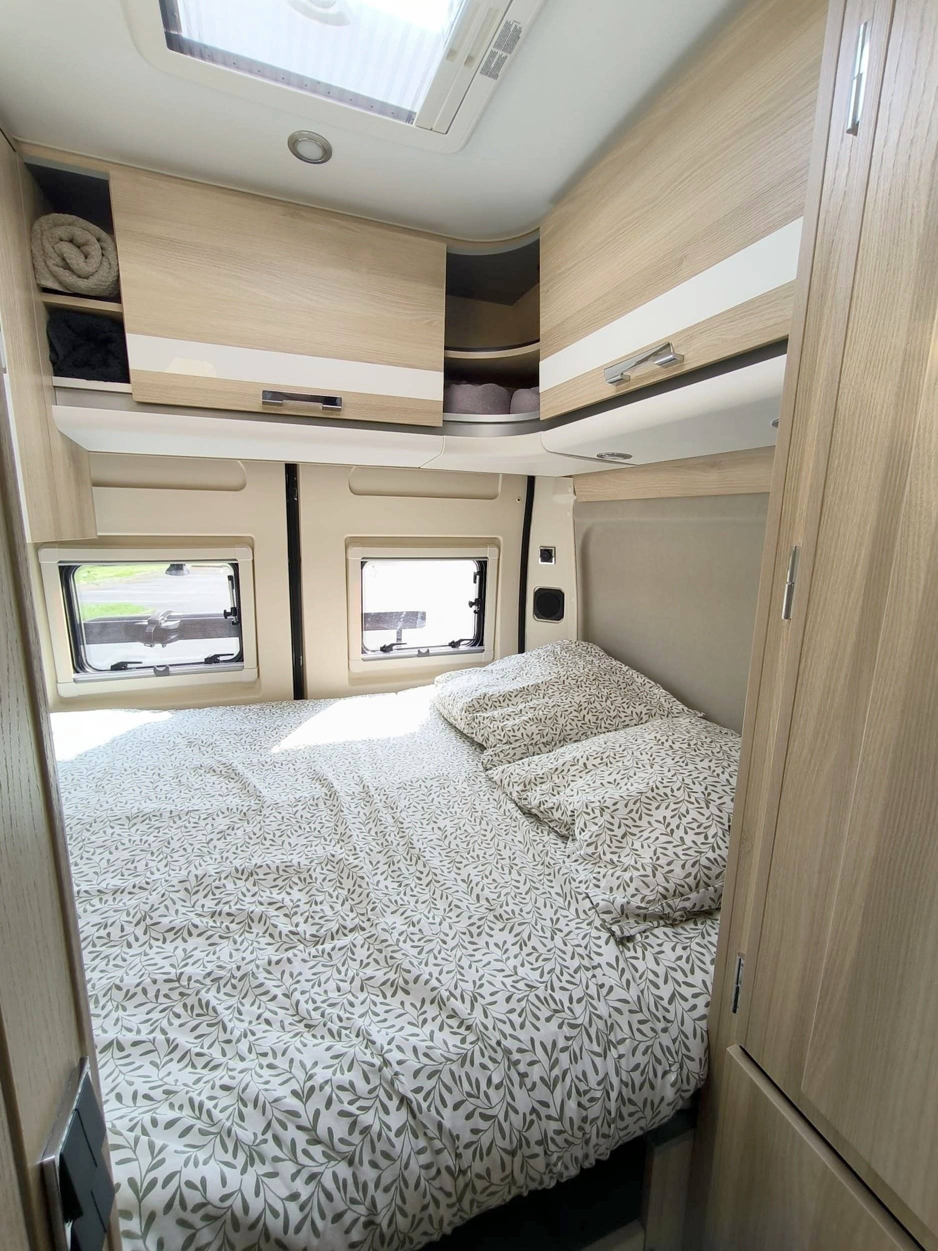 Berth Peugeot Boxer 2.2 BlueHdi - Yescapa