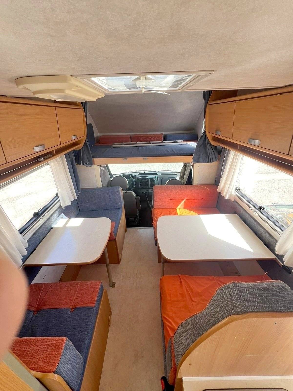Dinette Ford FORD TRANSIT - Yescapa