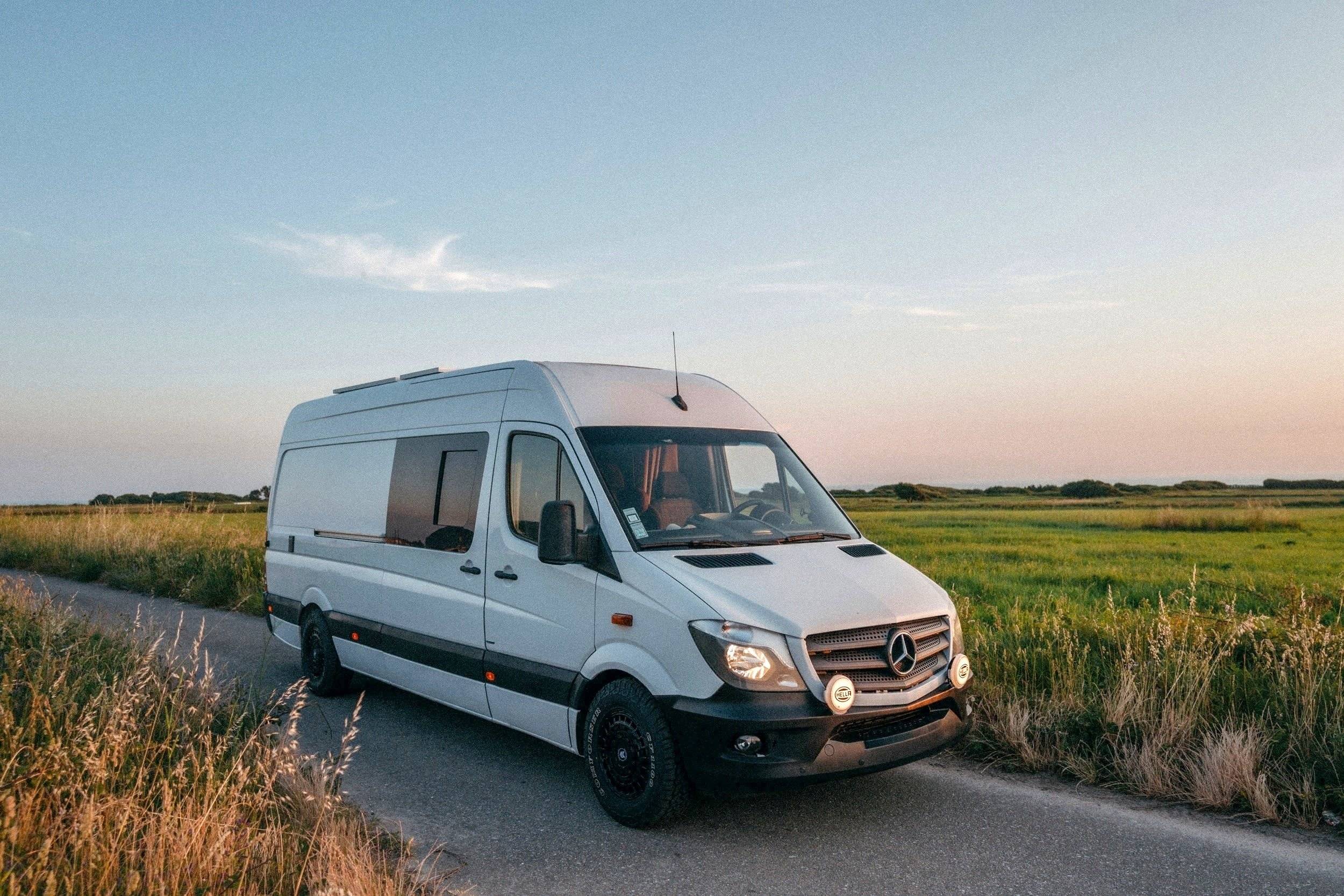 Vista de 3/4 Mercedes Sprinter 2,2 l 163 ch - Yescapa