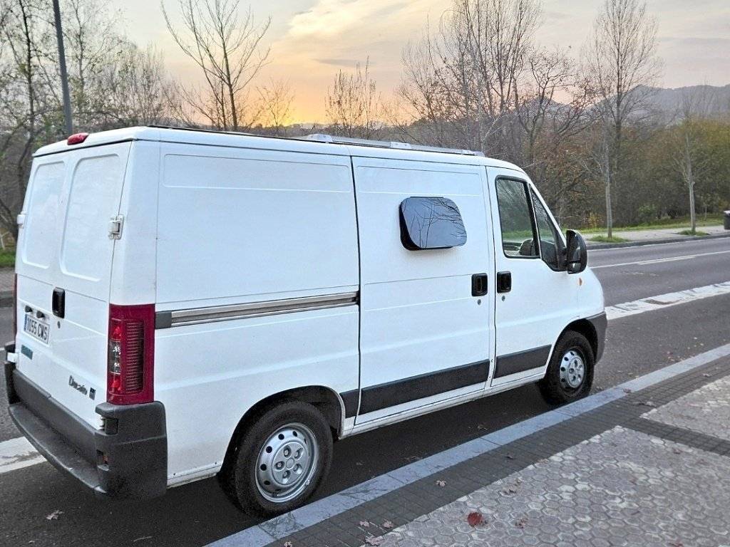 schräge Vorderansicht Fiat Fiat ducato - Yescapa