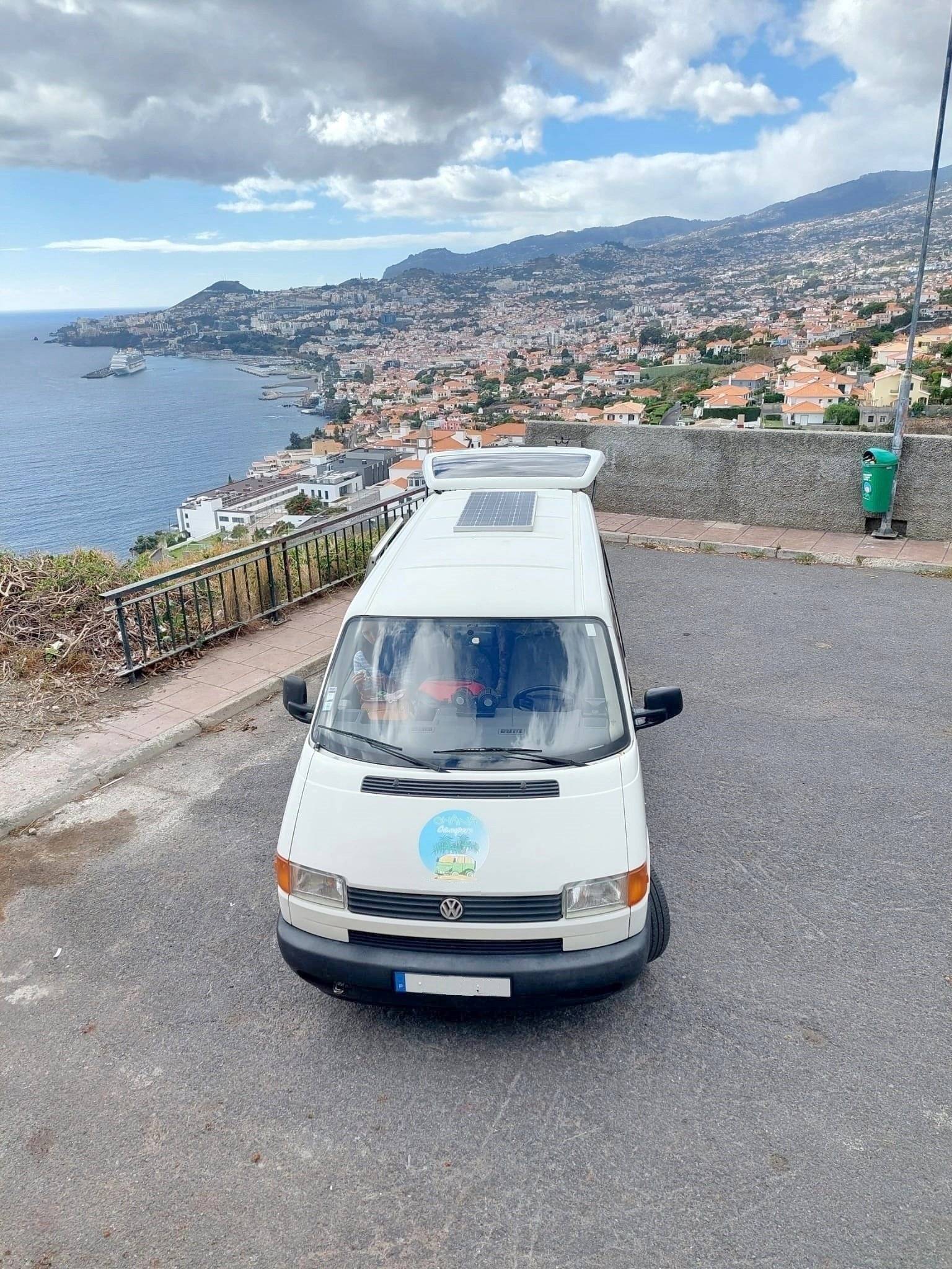 Front view from 3/4 Volkswagen Volkswagen T4 - Yescapa