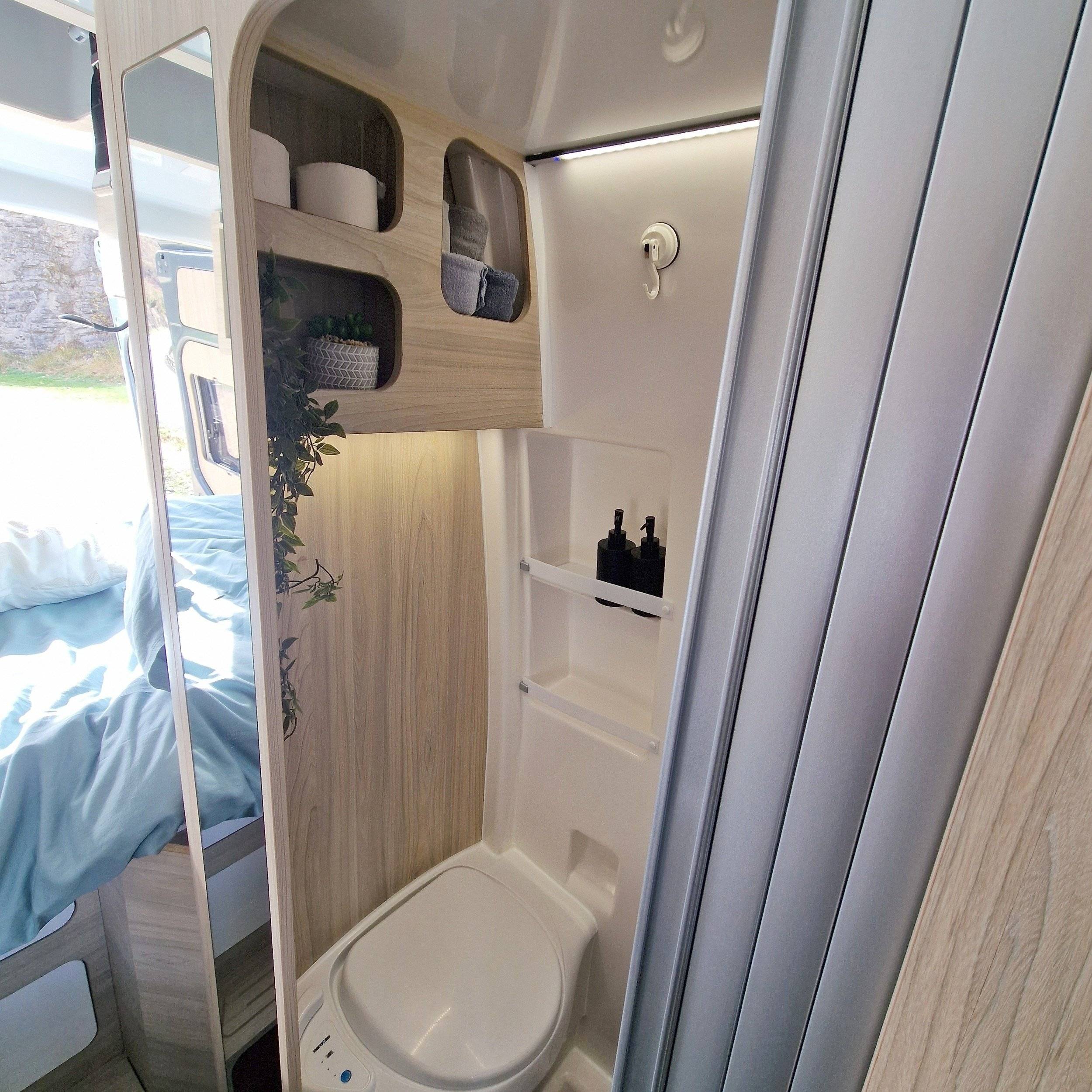 Berth Mercedes - Yescapa