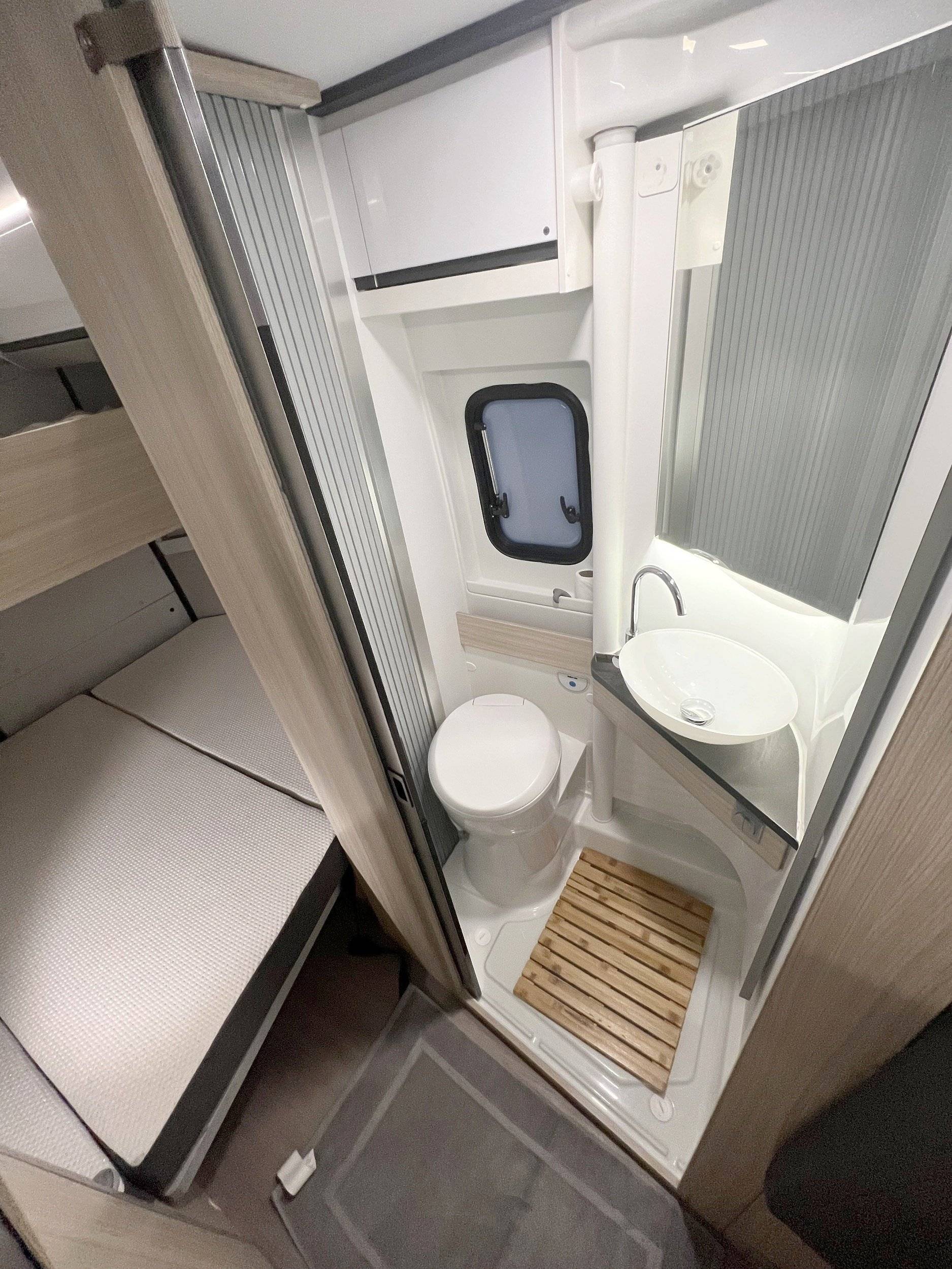 Adria twin plus 600 spt family