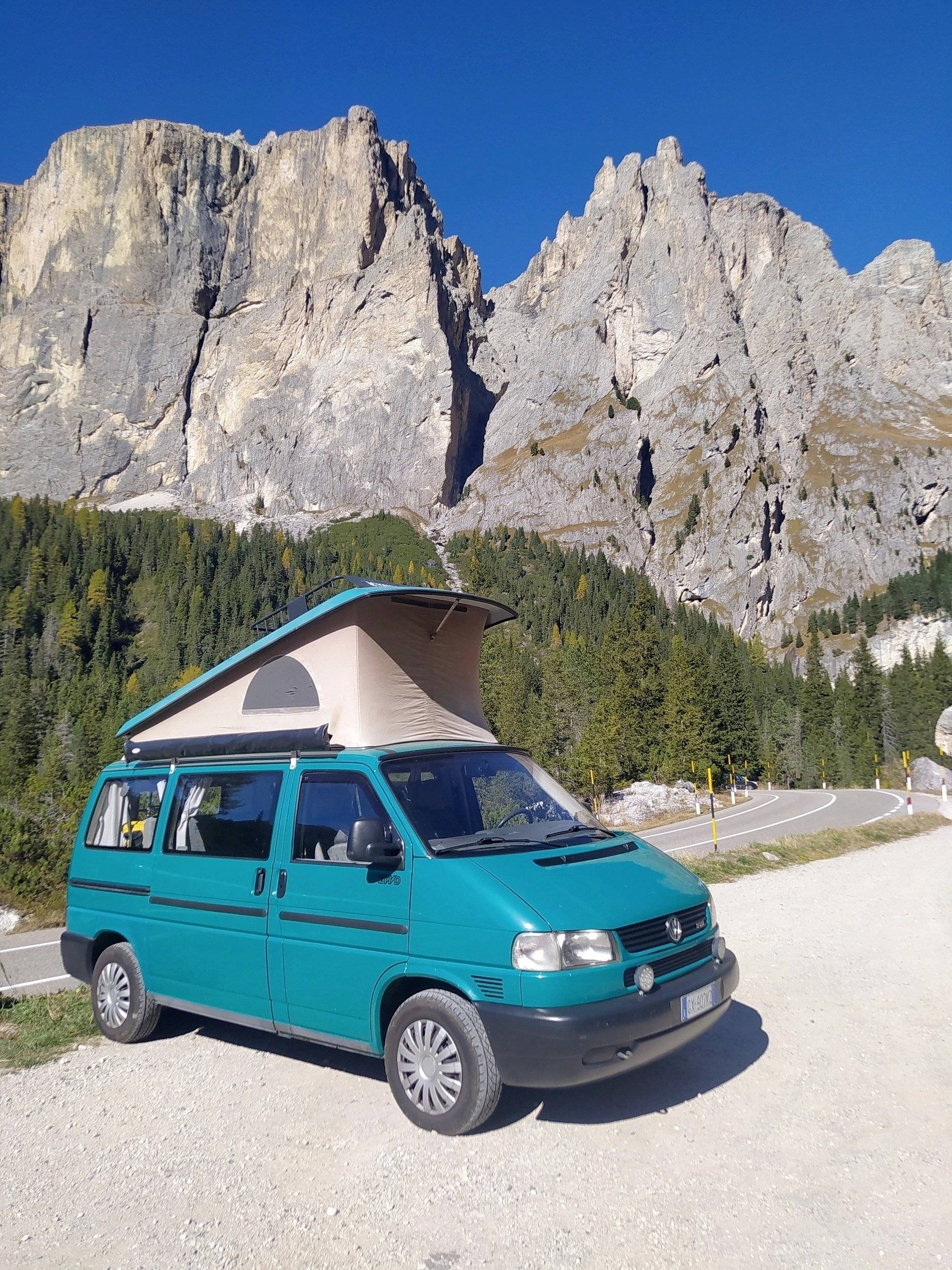 schräge Vorderansicht Volkswagen T4 2.5 TDI 102cv - Yescapa