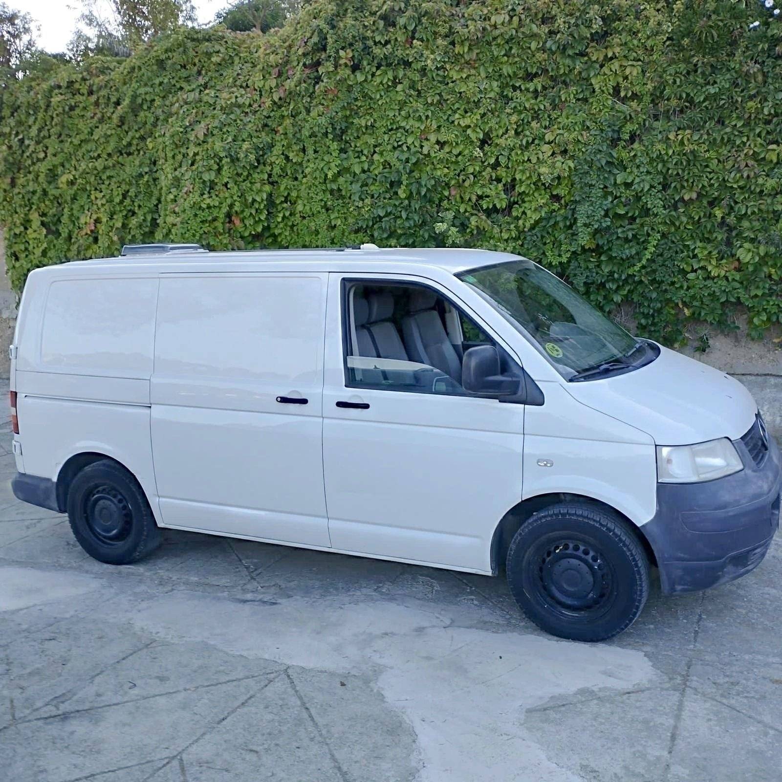 Volkswagen Transporter T5 2.5TDI
