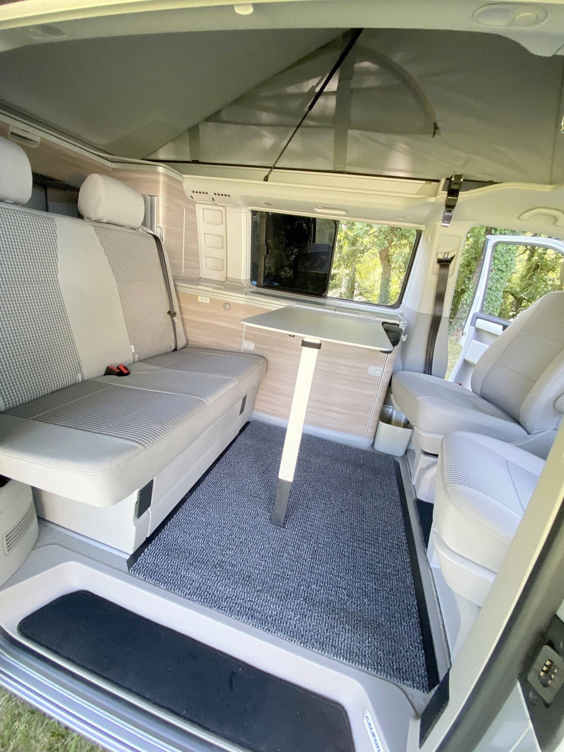 Volkswagen T6 California Coast