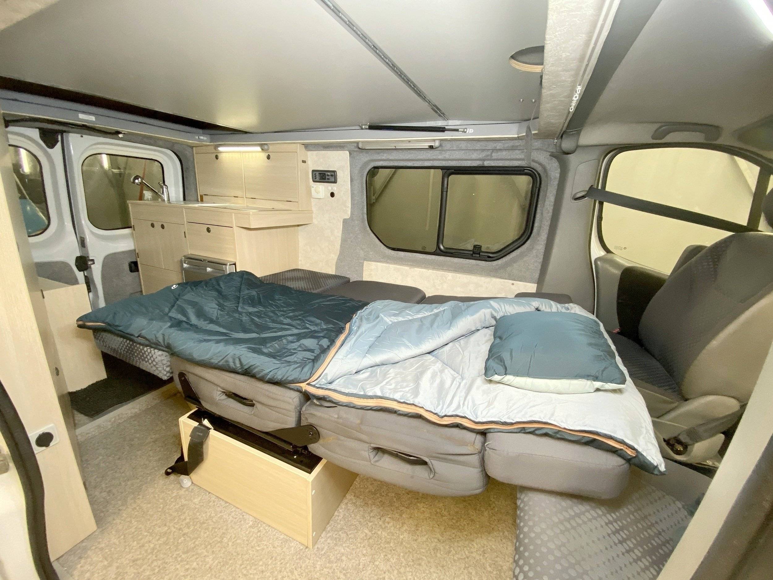 Schlafplätze Renault RENAULT TRAFIC II 2,0L DCI 115CV L2H1 PACK EXTRA - Yescapa