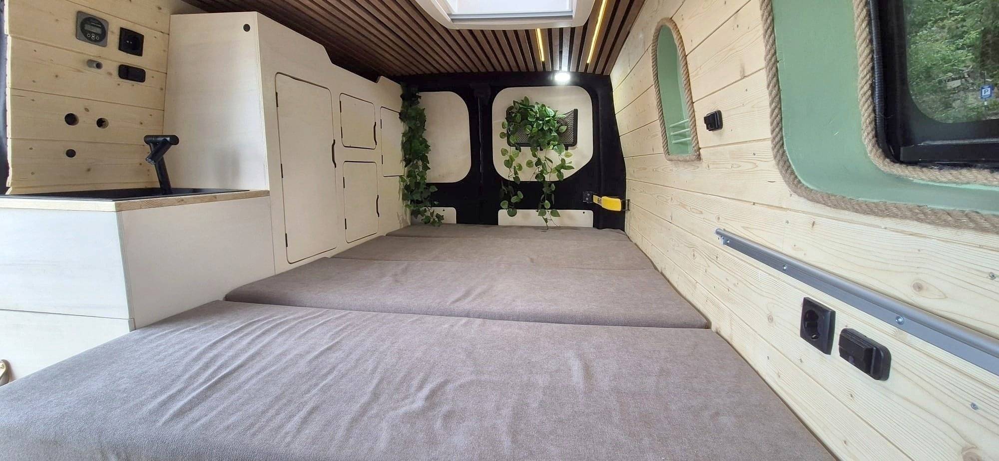 autre transit custom L2H1 limited