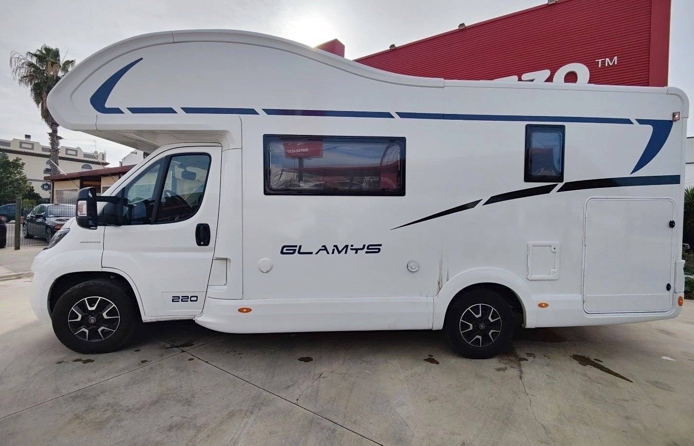 Mclouis McLouis Glamys