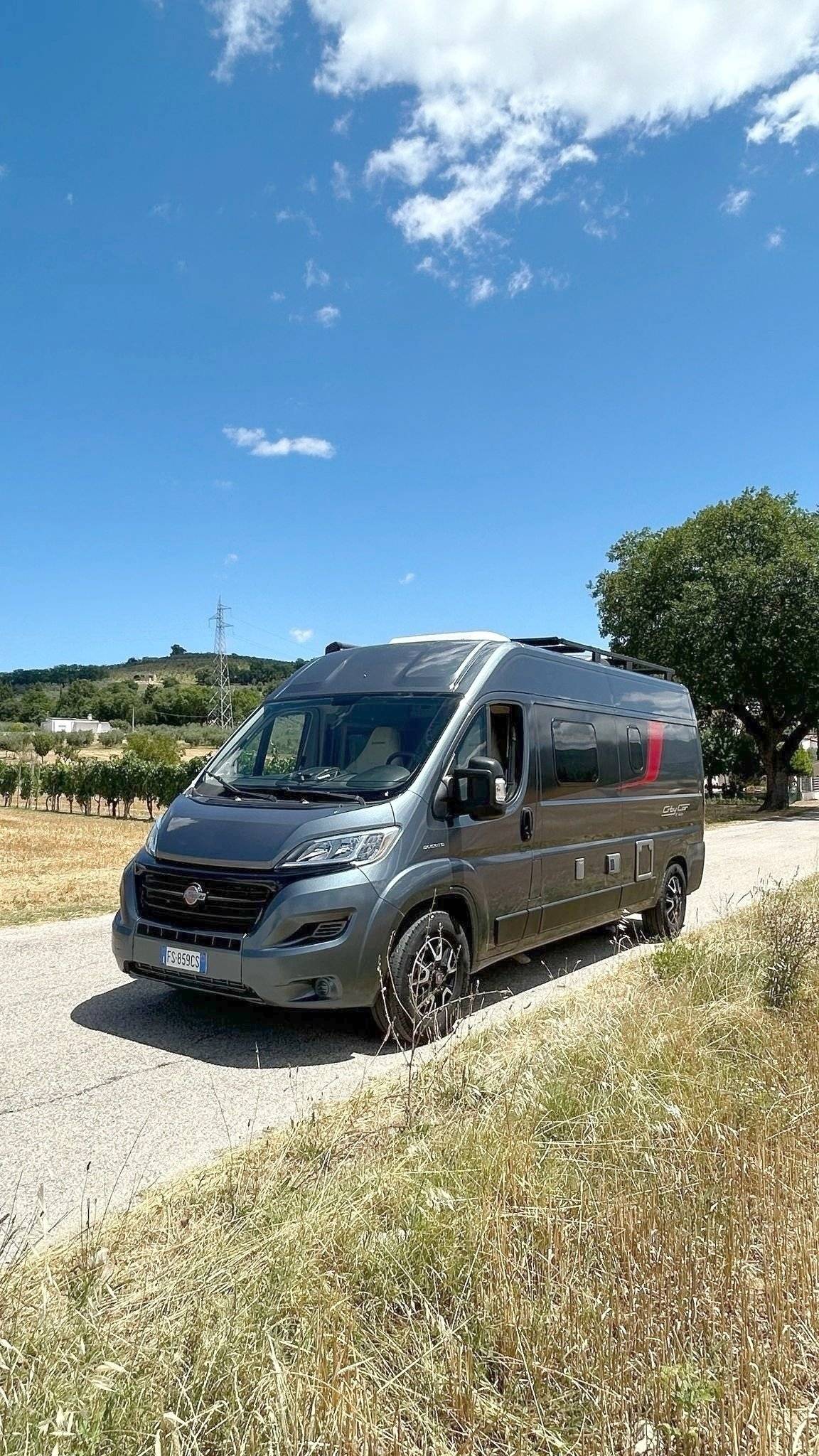 Front view from 3/4 Fiat Ducato 2,3 l Multijet 130 ch. - Yescapa