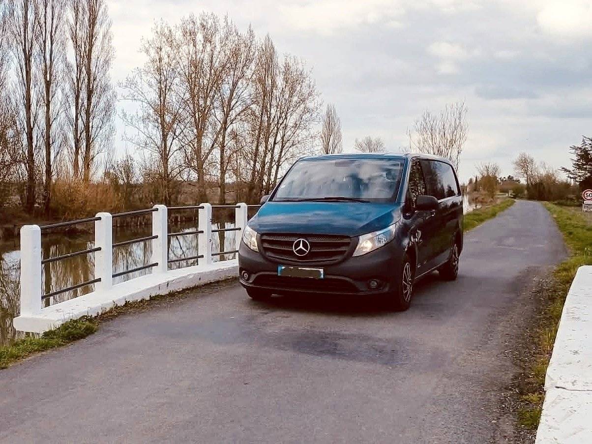 Vue avant de 3/4 Mercedes - Yescapa