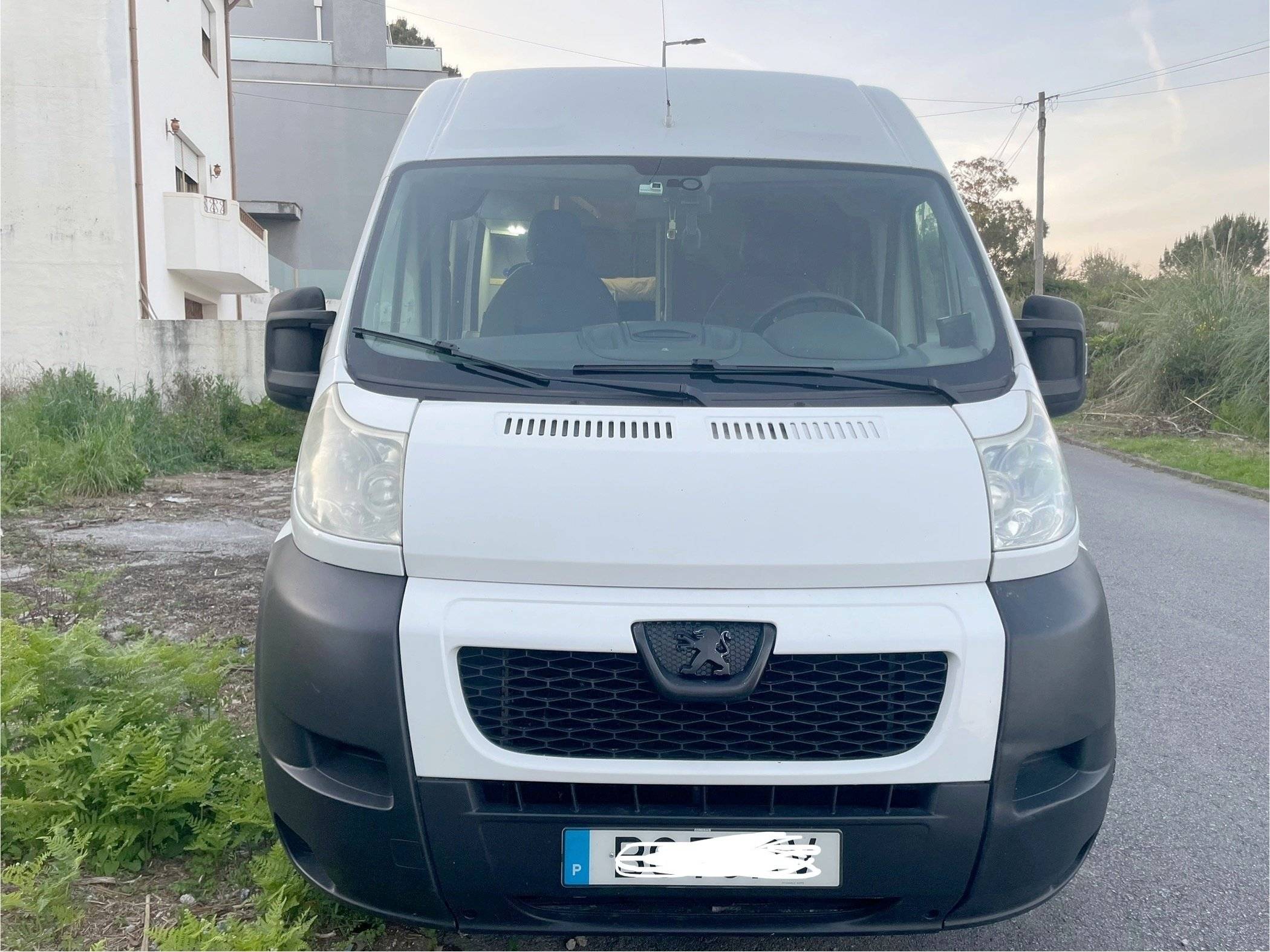 Front view from 3/4 Peugeot PEUGEOT BOXER L3H2 - Yescapa