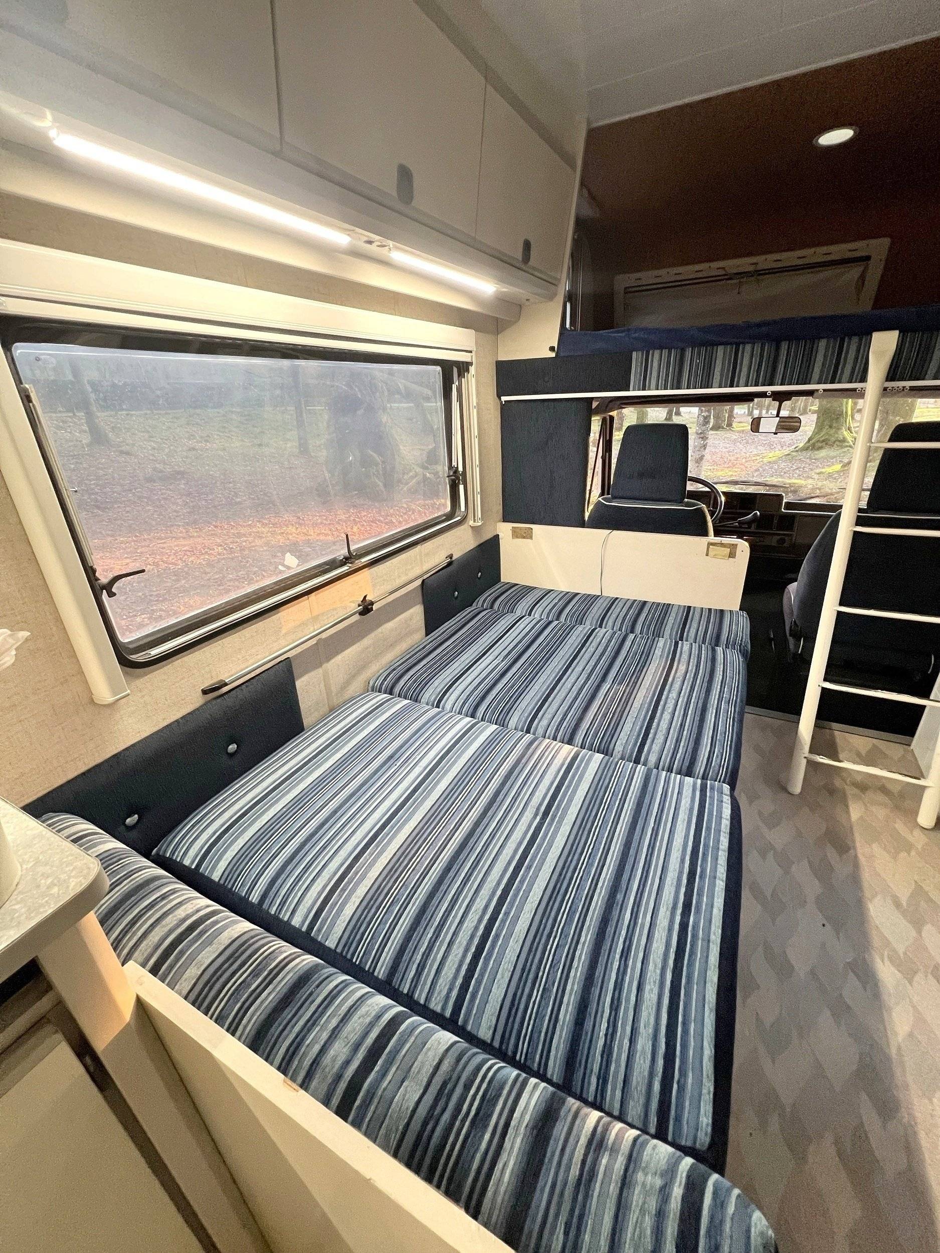 Berth Peugeot J5 - Yescapa