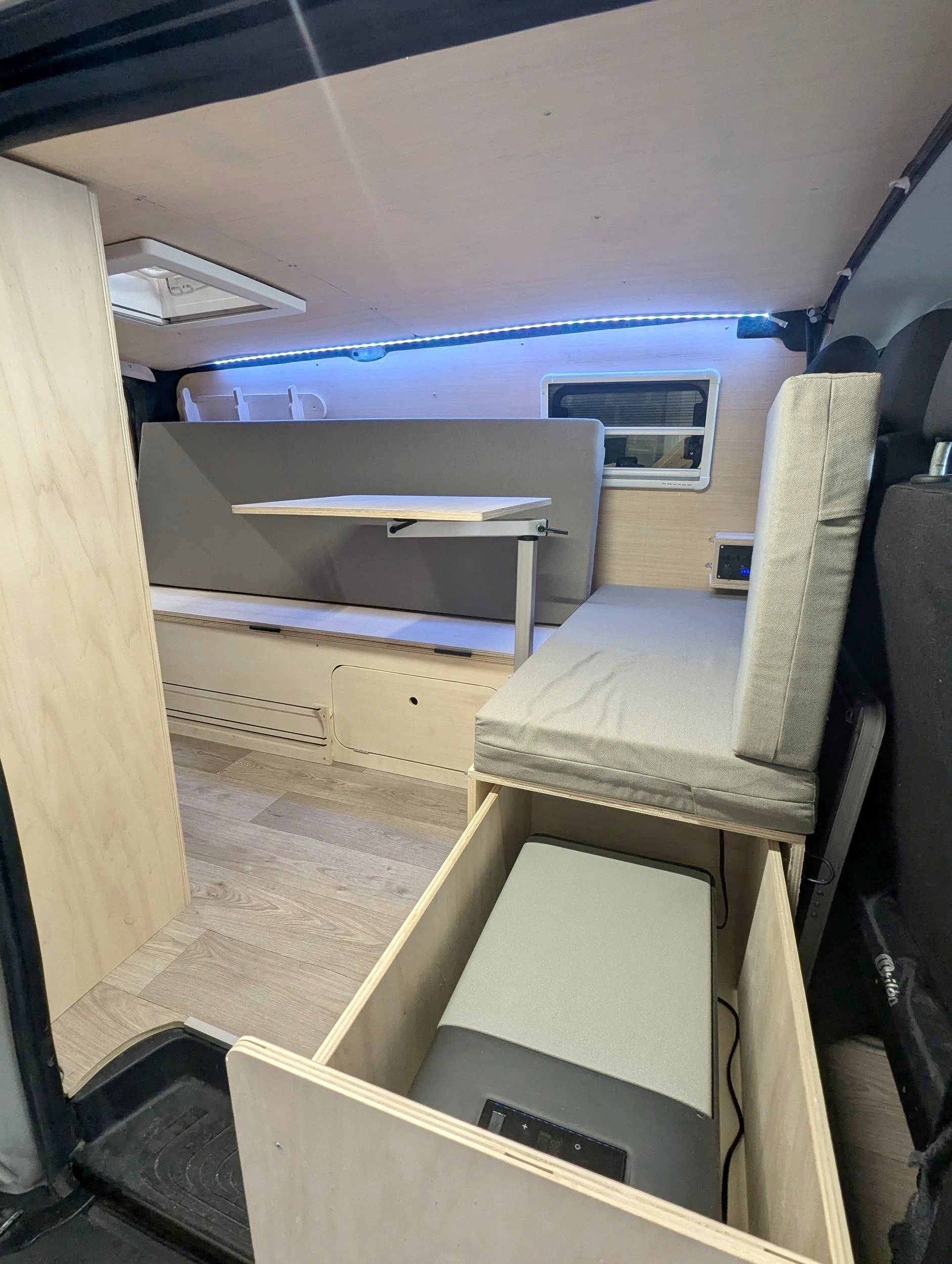 3 C Cartier/Brisebras Mercedes vito