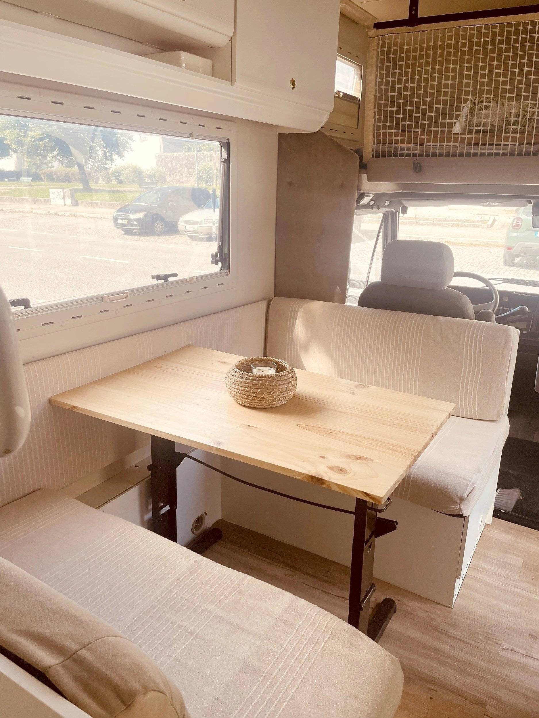 Dinette Fiat Ducato - Yescapa