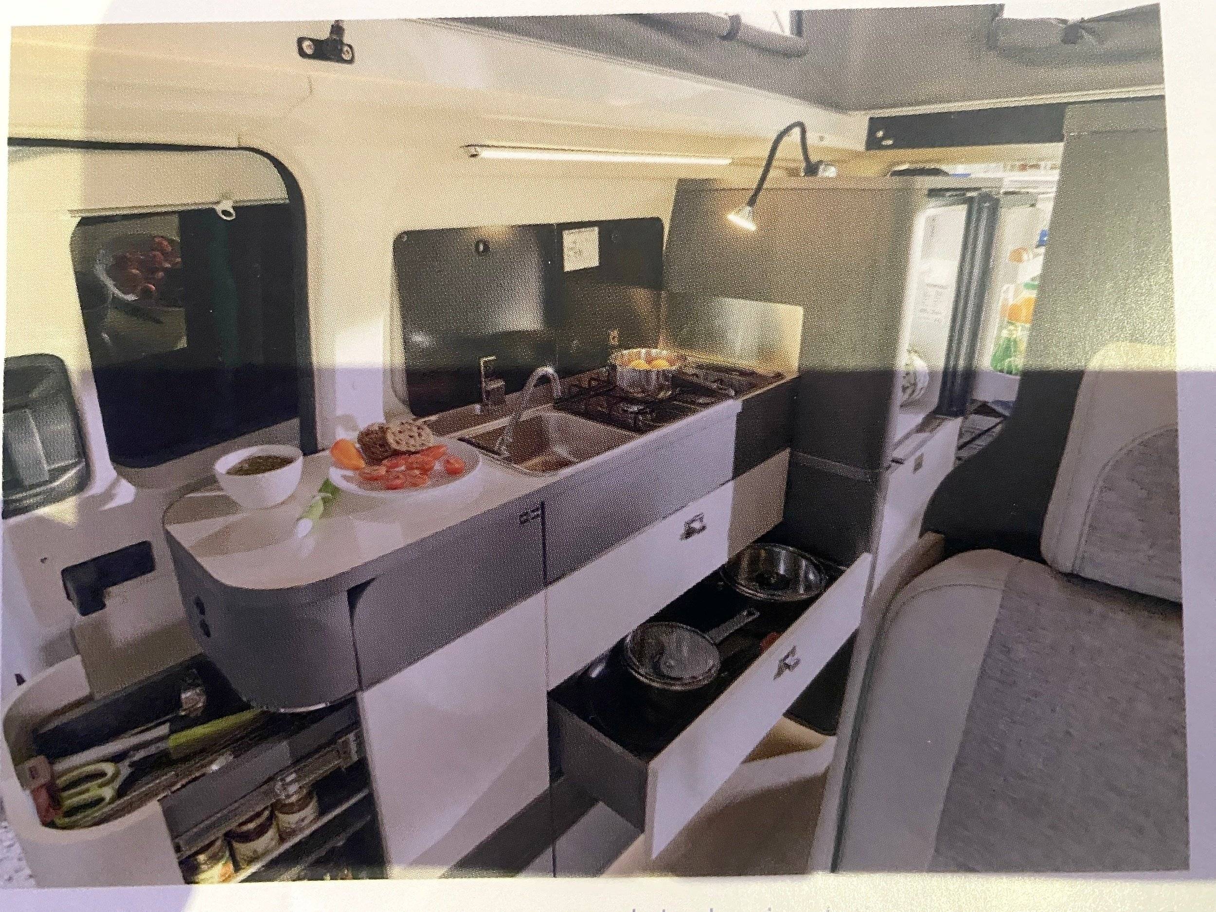 Fleurette Transit Custom 2,0 l 130 ch