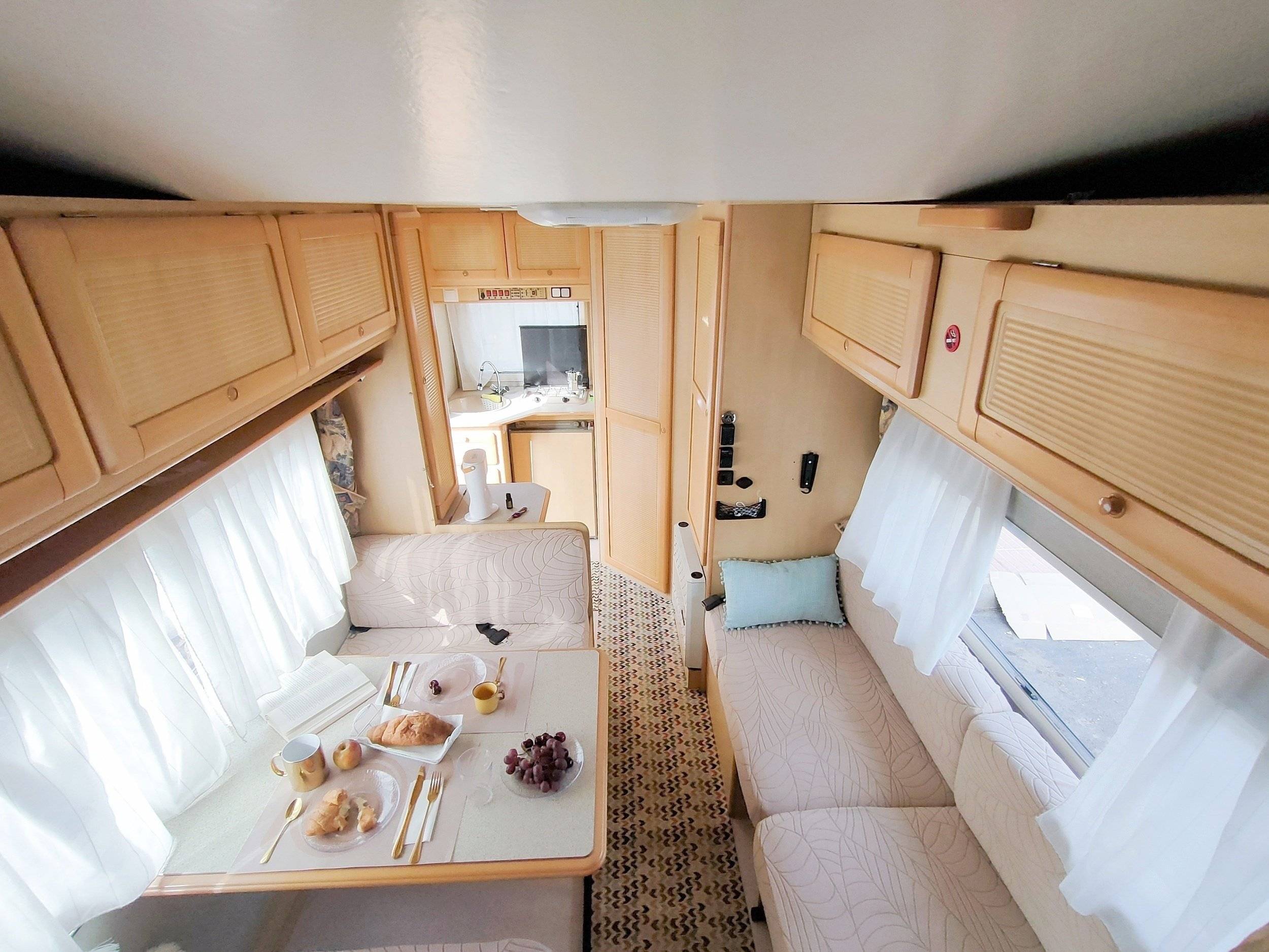 Dinette Fiat Ducato 2,5 TD - Yescapa