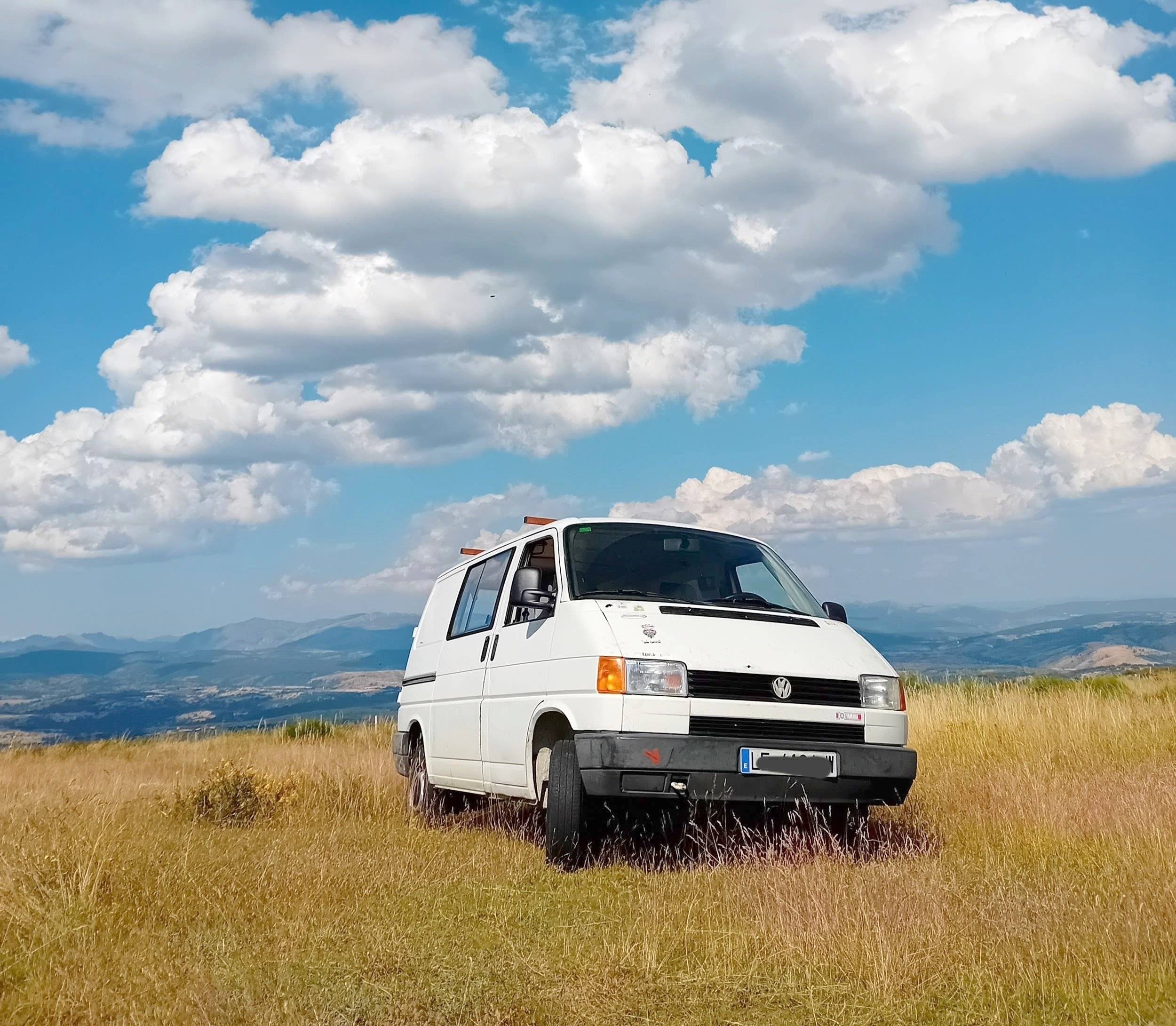 Vista del vehículo ángulo delantero Volkswagen Transporter - Yescapa