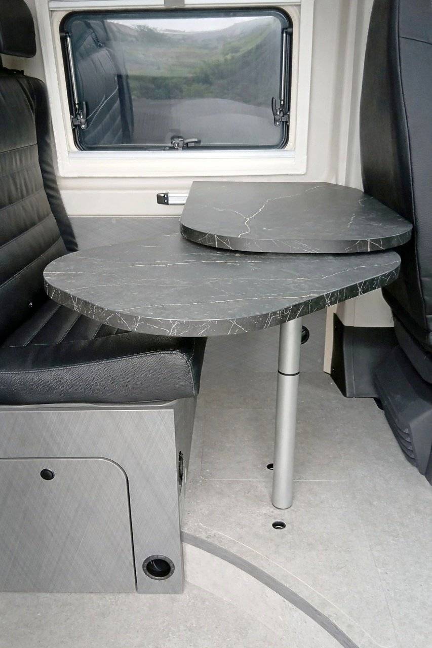 Dining Area Fiat Ducato 2,2 l 100 ch - Yescapa
