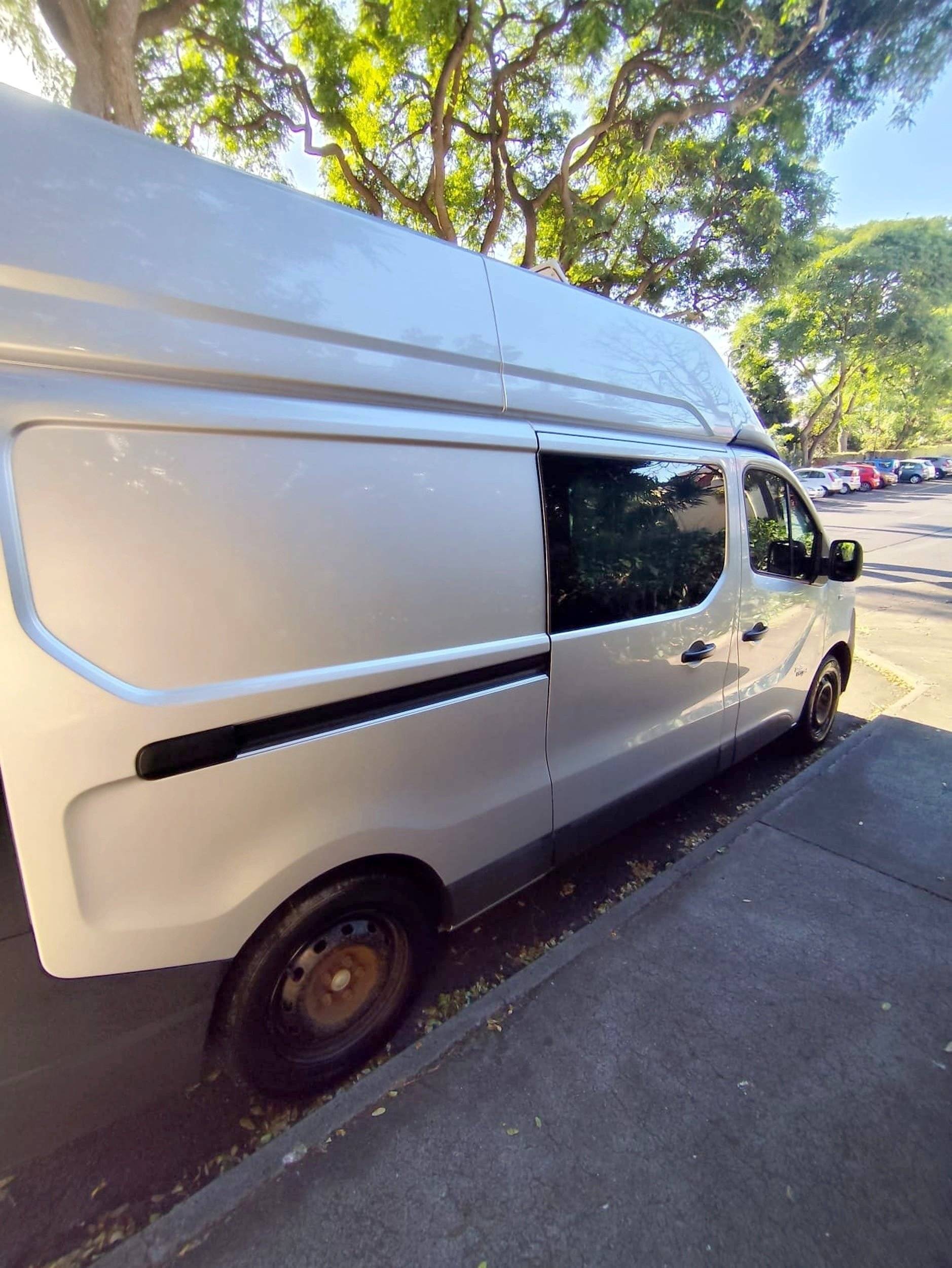 Vue avant de 3/4 Fiat Talento - Yescapa