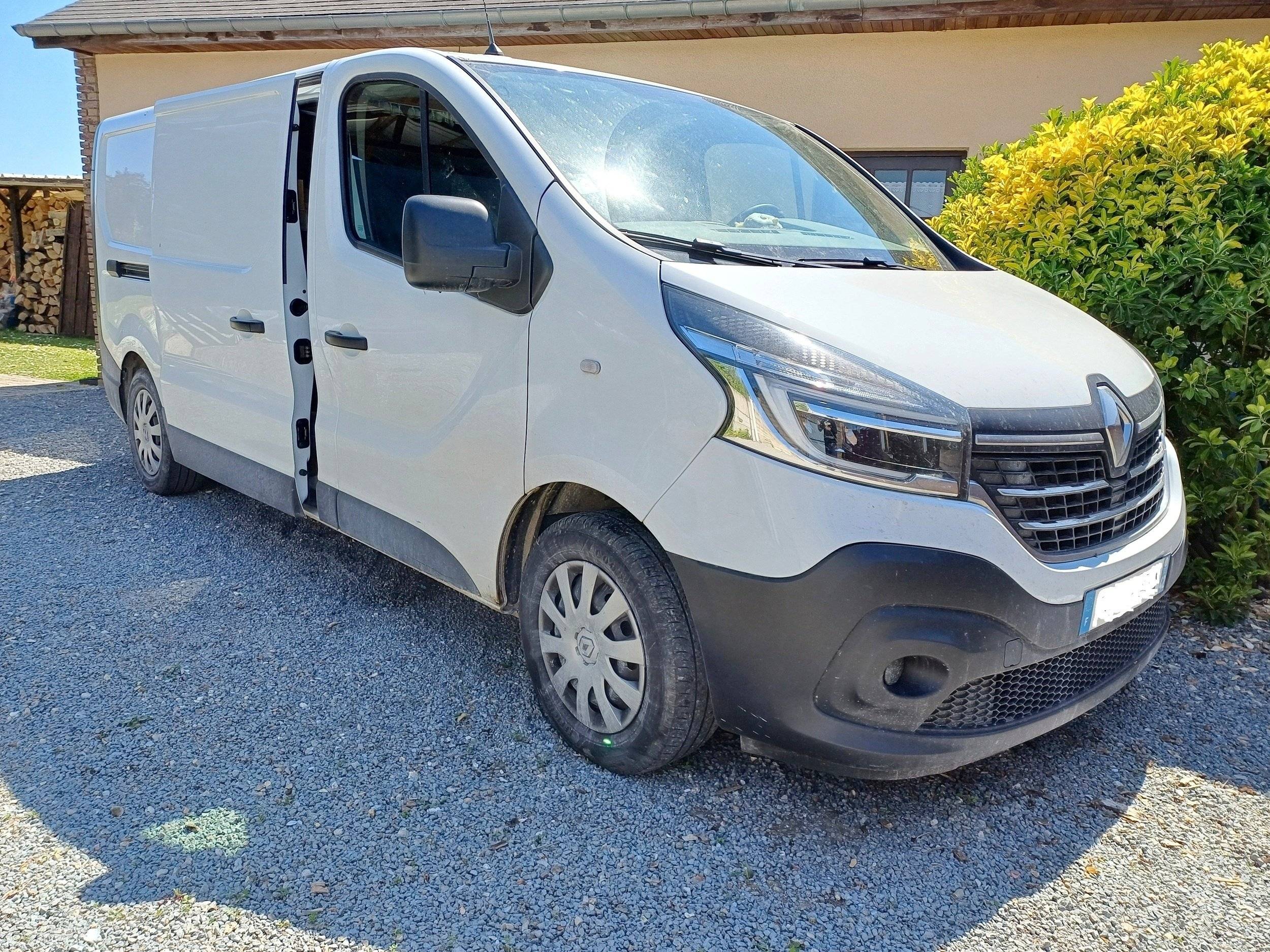 Renault RENAULT TRAFIC III 2,0 L 145 cv