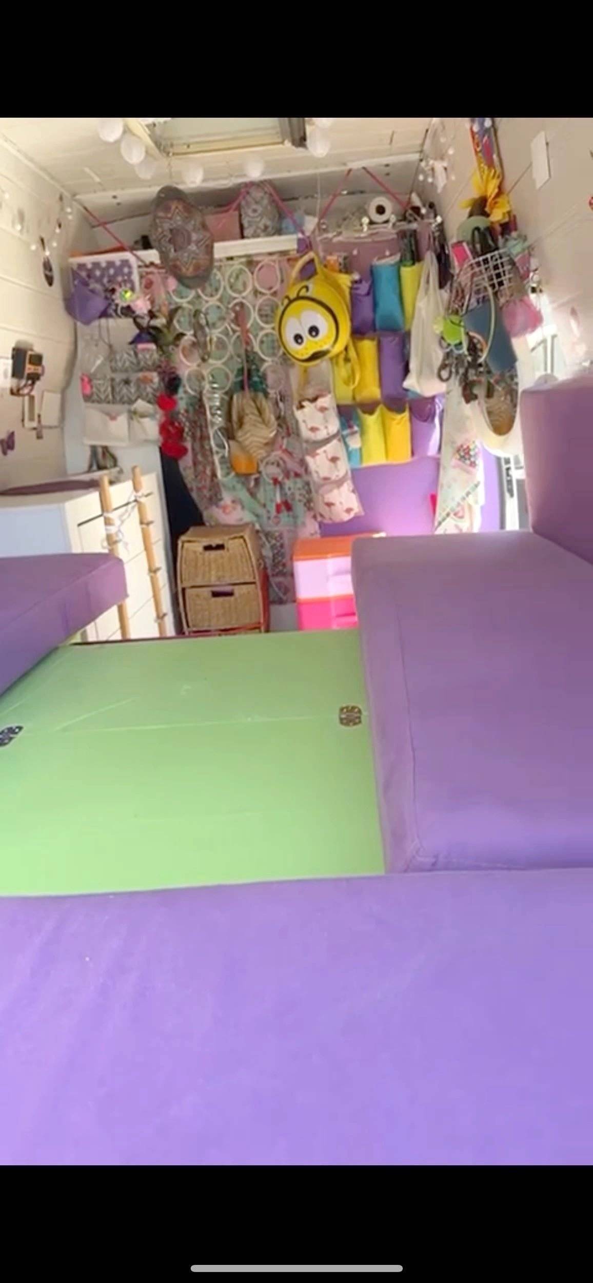 Coin repas Ford Transit 2,5 - Yescapa