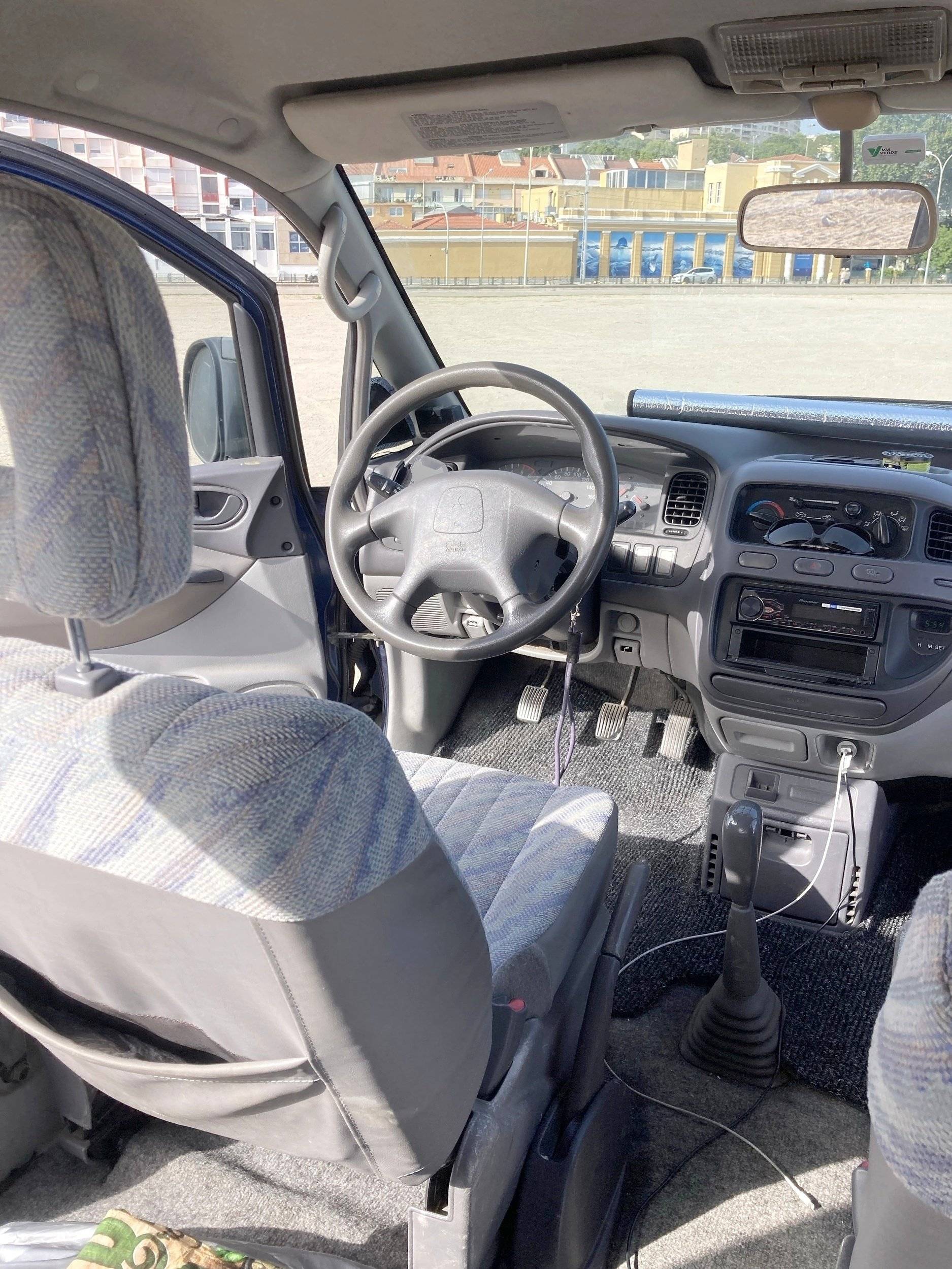Fahrerbereich Mitsubishi Mitsubishi L200 - Yescapa