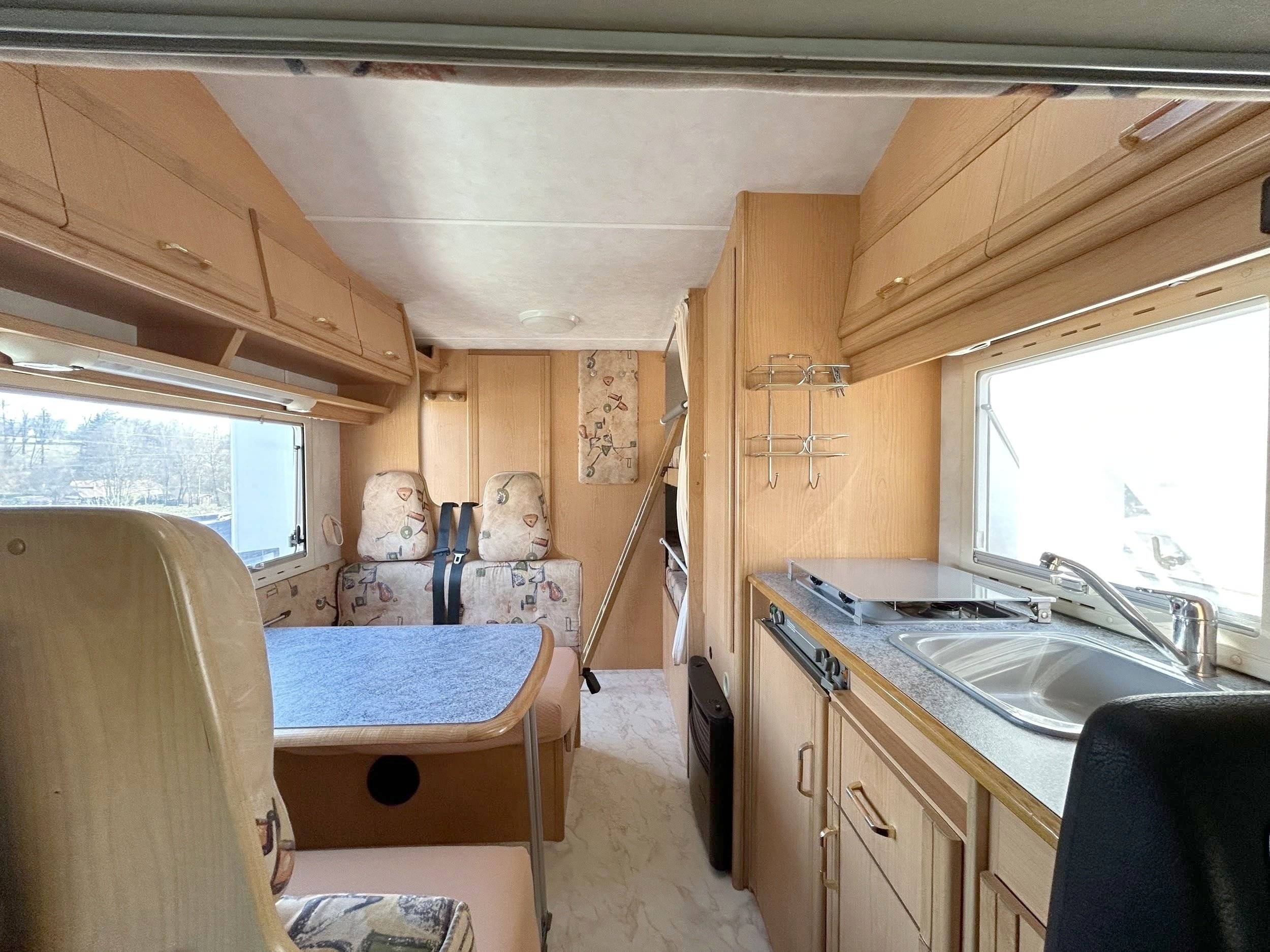 Coin repas Fiat Ducato 1,9 Td - Yescapa