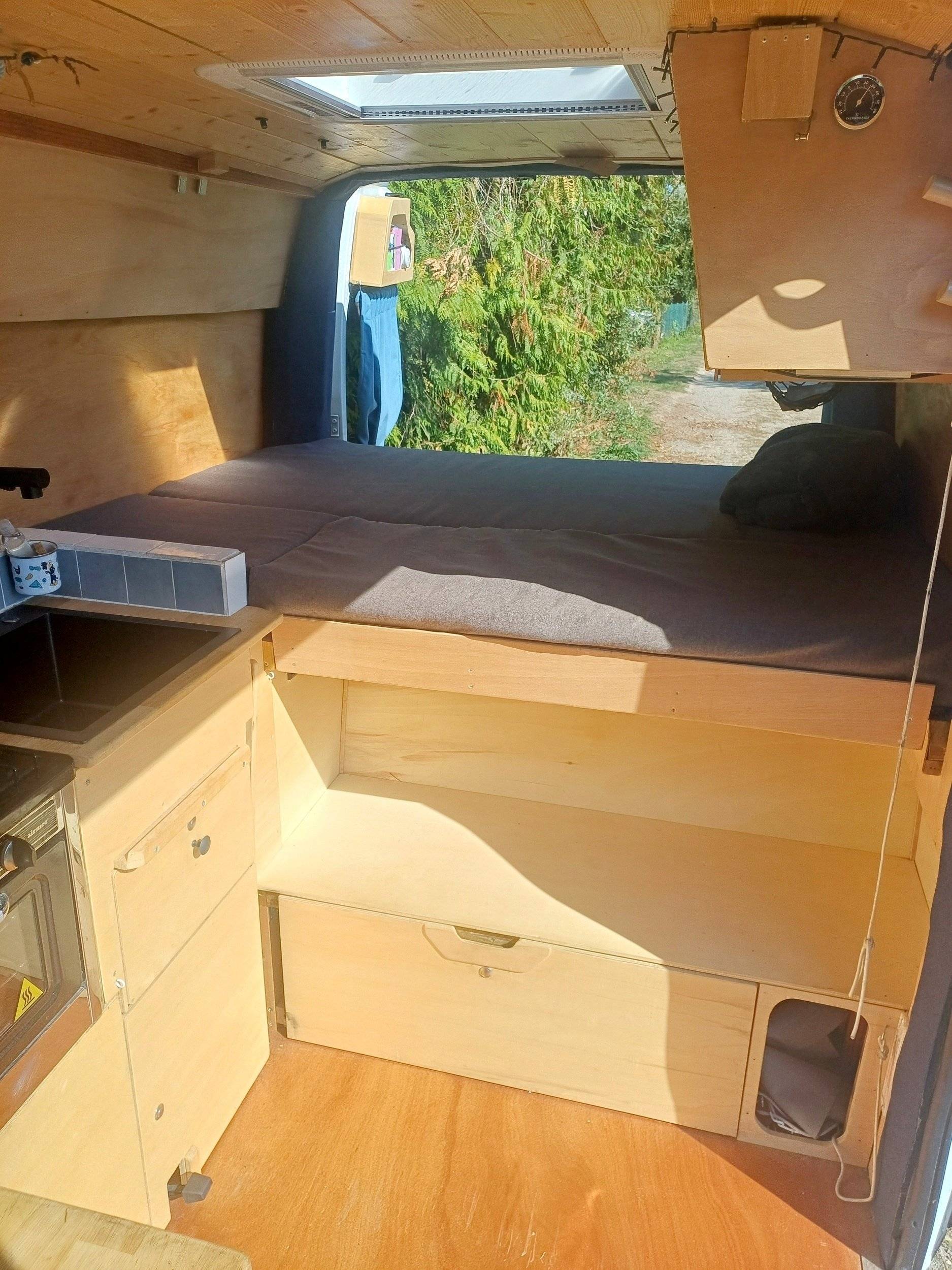 Berth Renault Master 3 - Yescapa