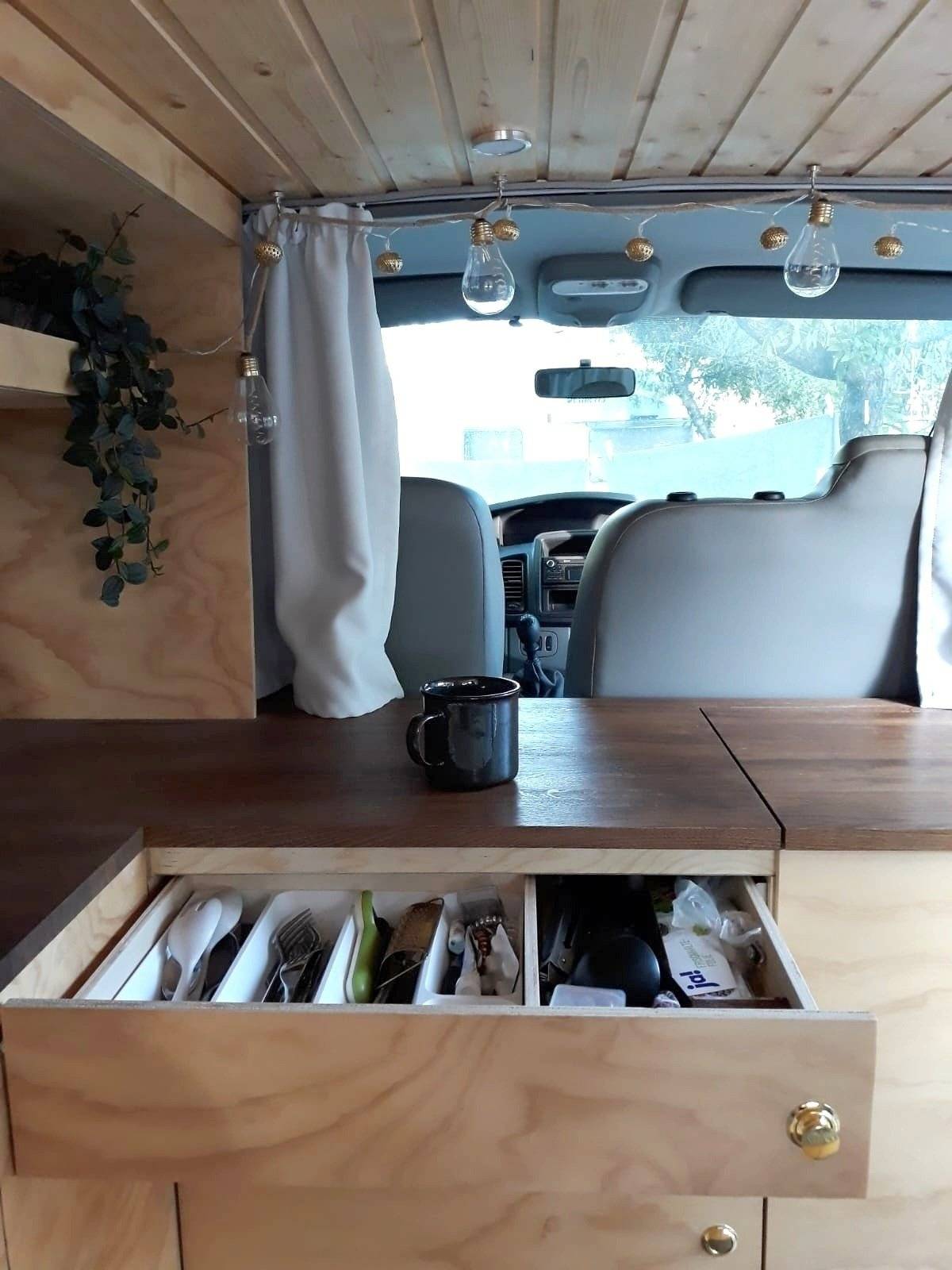 Angolo cucina Opel opel vivaro L2H1 - Yescapa