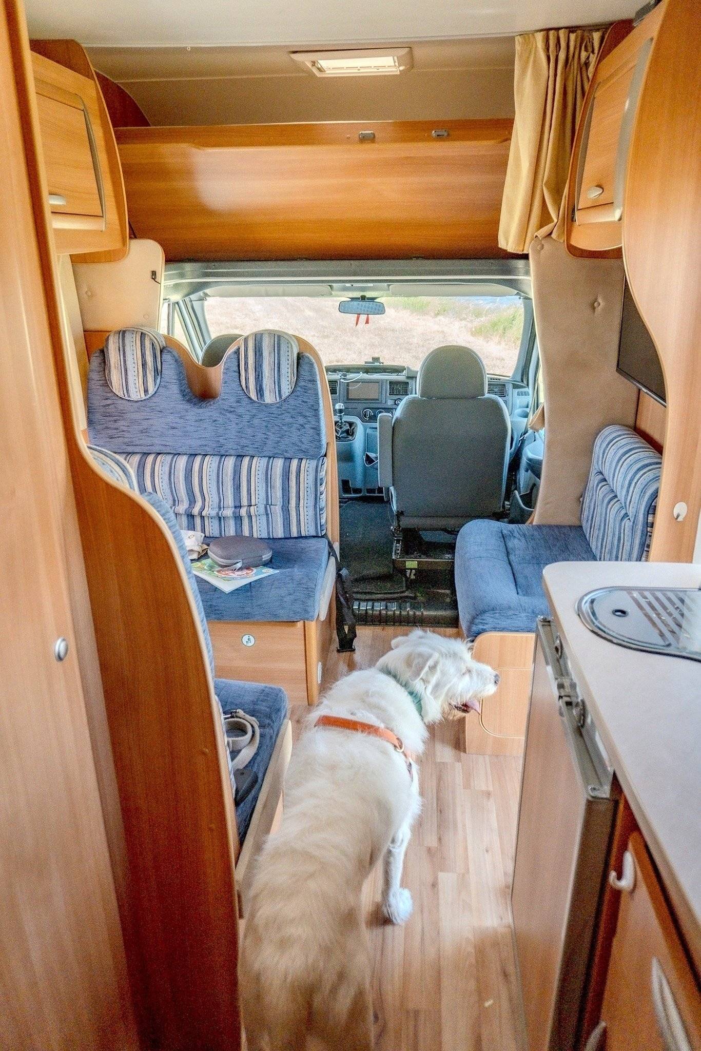 Schlafplätze Ford Transit 2,2 l 140 ch - Yescapa