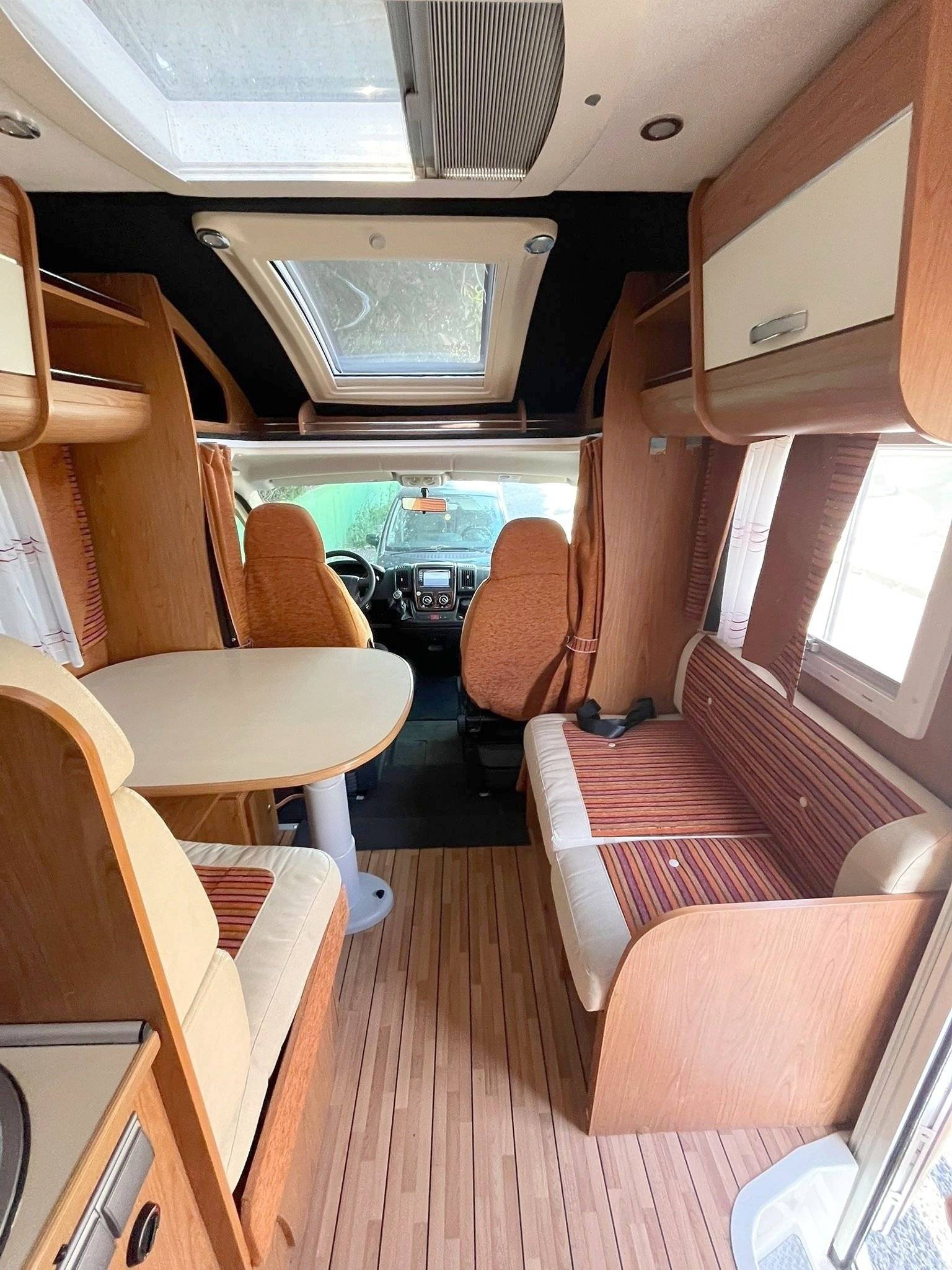 Comedor Fiat AWA - Yescapa