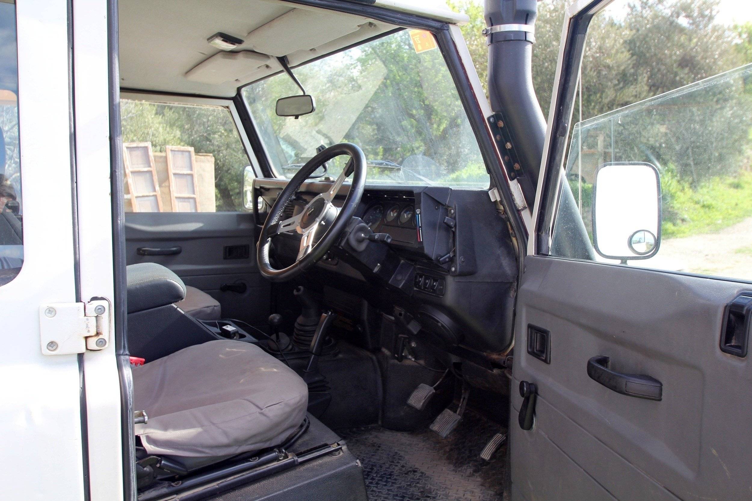 Poste de conduite Landrover  Defender 110 - Yescapa