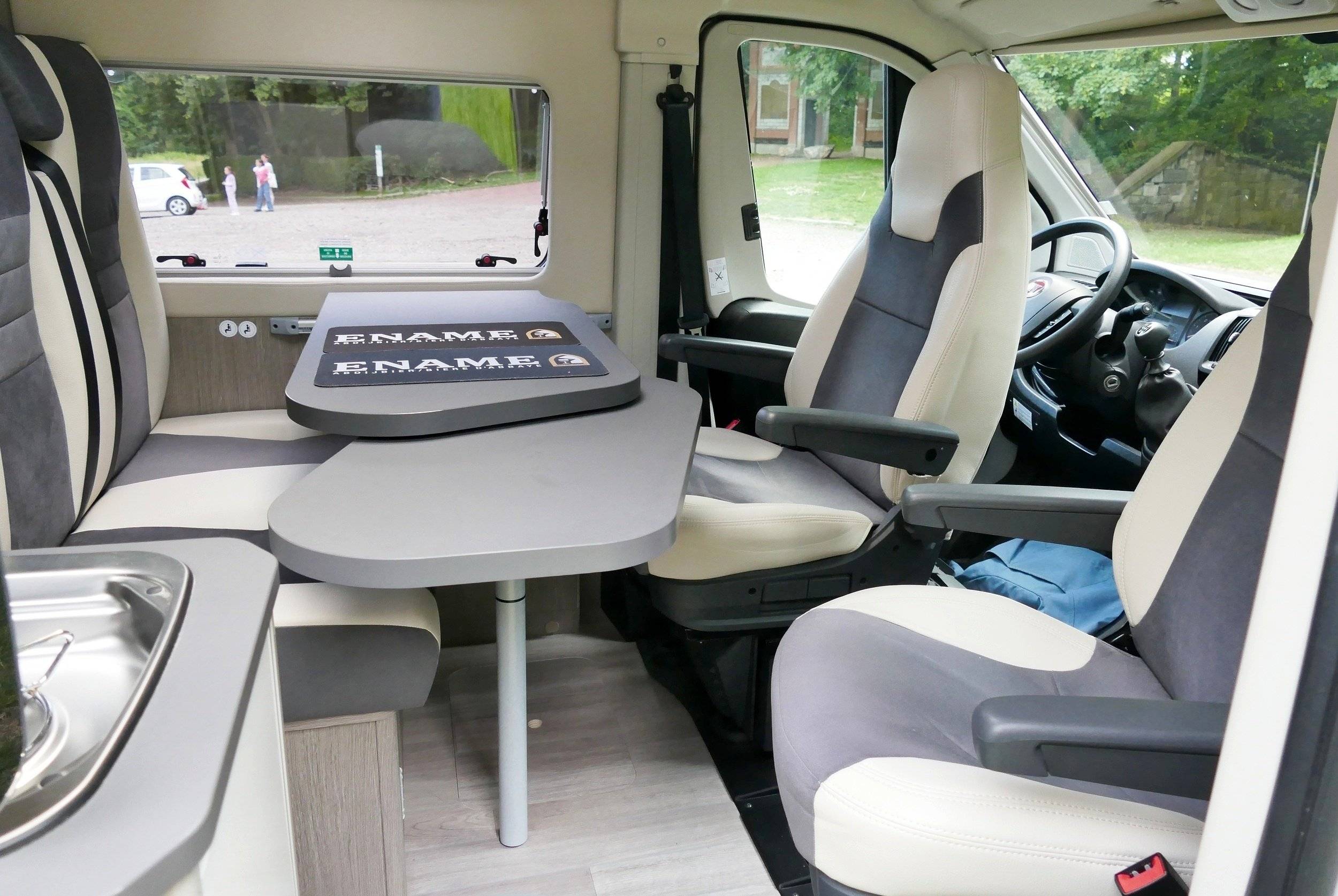 Chausson V690