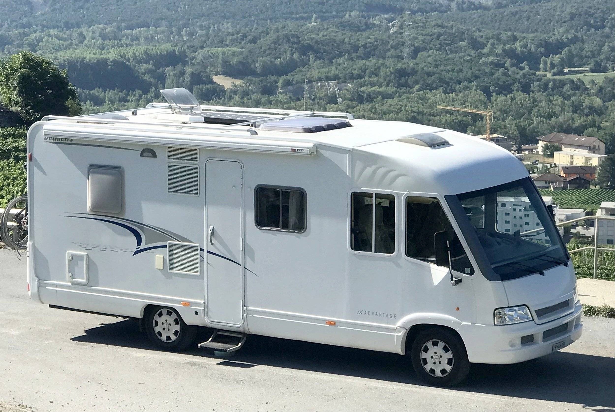 Vista del vehicle angle davanter Fiat Fiat ducato 2.8l JTD - Yescapa