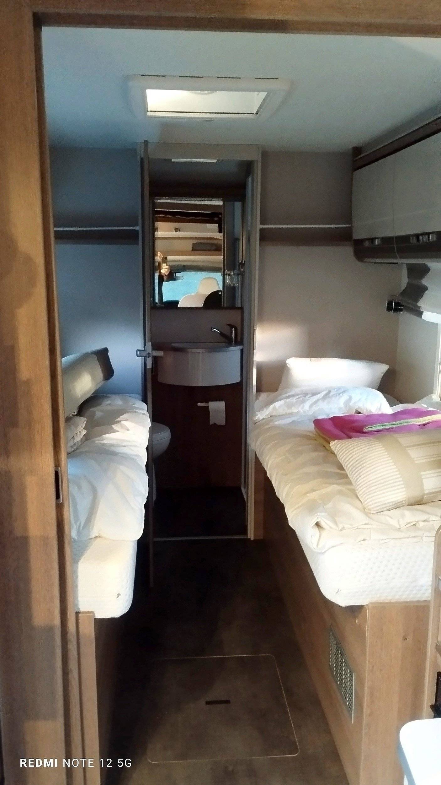 Plazas en cama Fiat Ducato 2,3 l 140 Multijet - Yescapa