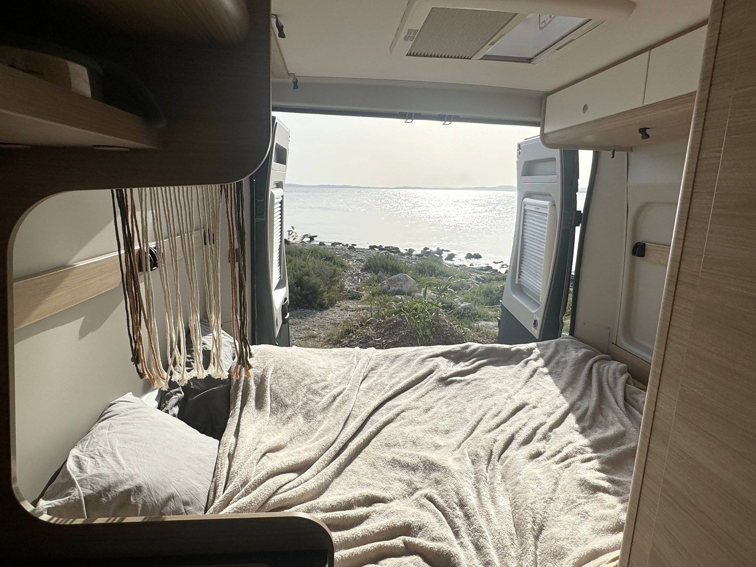 Couchages Citroën Jumper BlueHDi 140 - Yescapa
