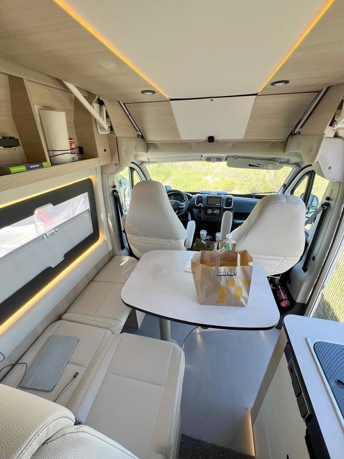 Dinette Fiat RAPIDO - Yescapa