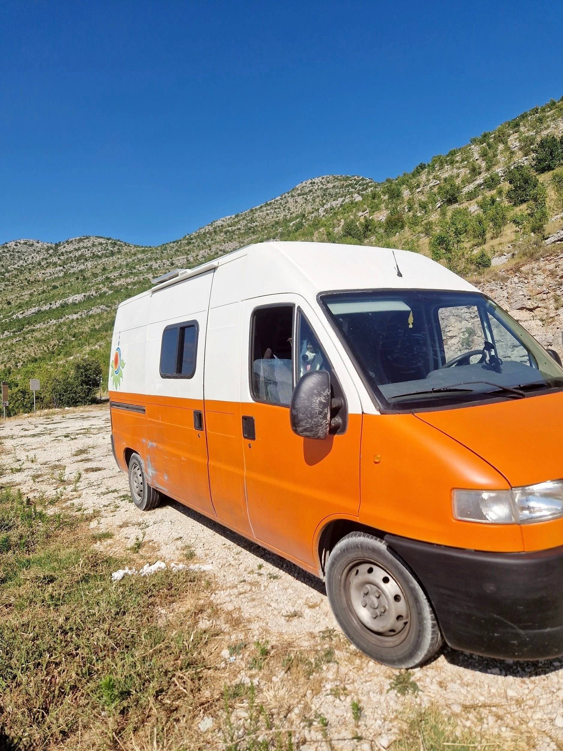 Voorkant 3/4 Peugeot Boxer - Yescapa