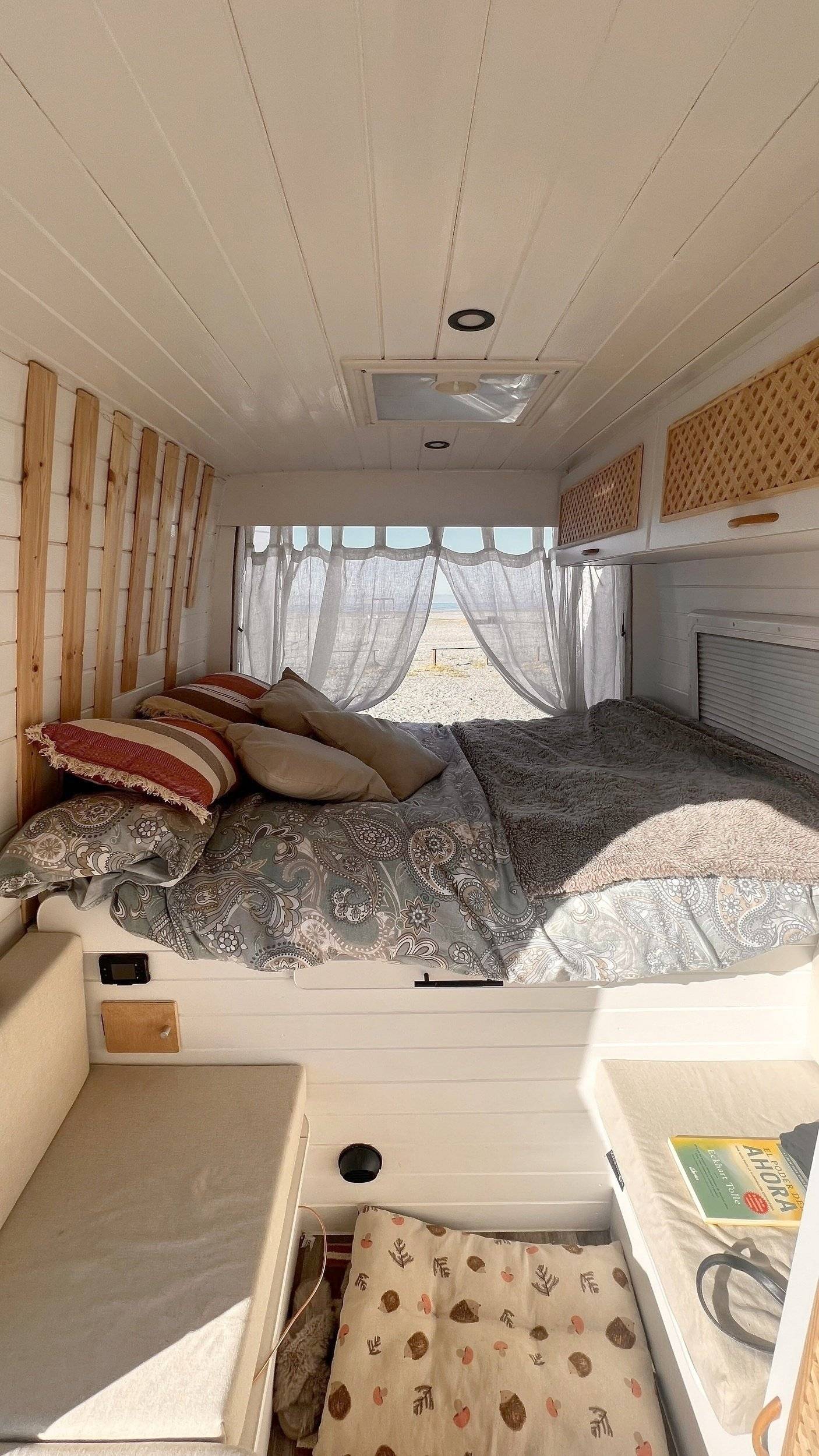 Schlafplätze Volkswagen Crafter 2,0 l 102 ch - Yescapa