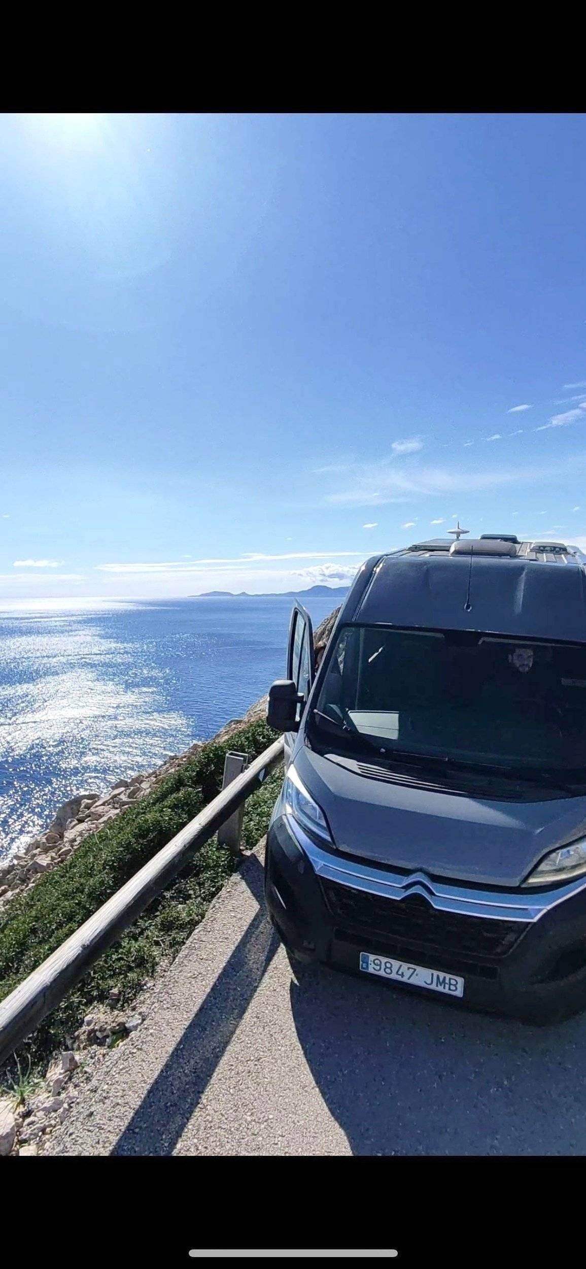 Vista de 3/4 Citroën Jumper - Yescapa