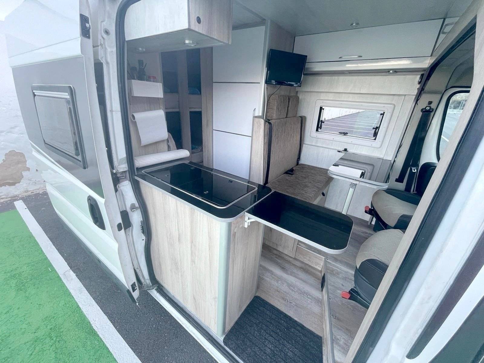 Eethoek Citroën Jumper 2.2 130 cvs - Yescapa